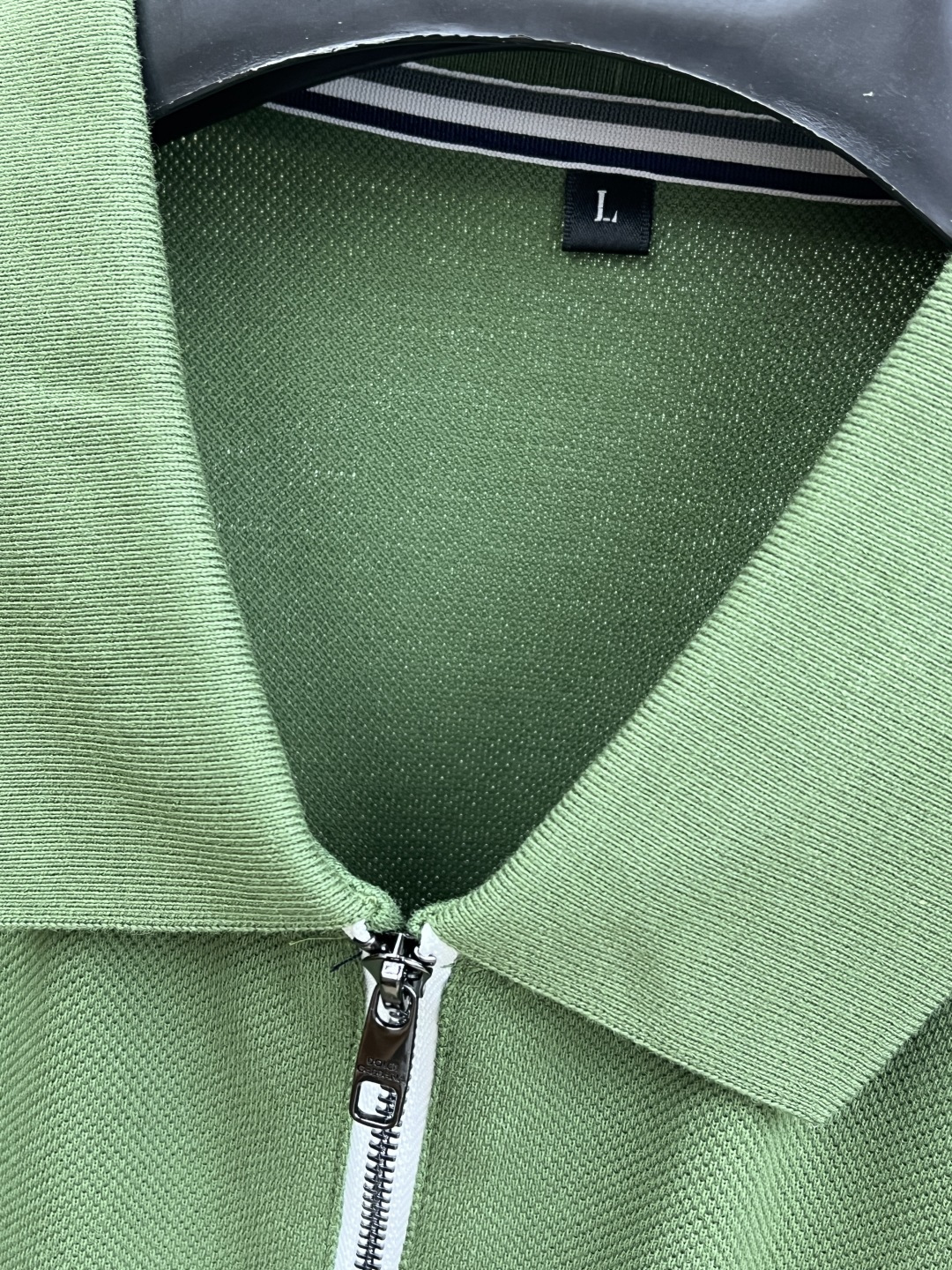 早春 DG 🔥🔥早春新款男士标识短袖Polo衫，延续经典商务休闲翻领POLO恤.该款Polo衫采用丝光双