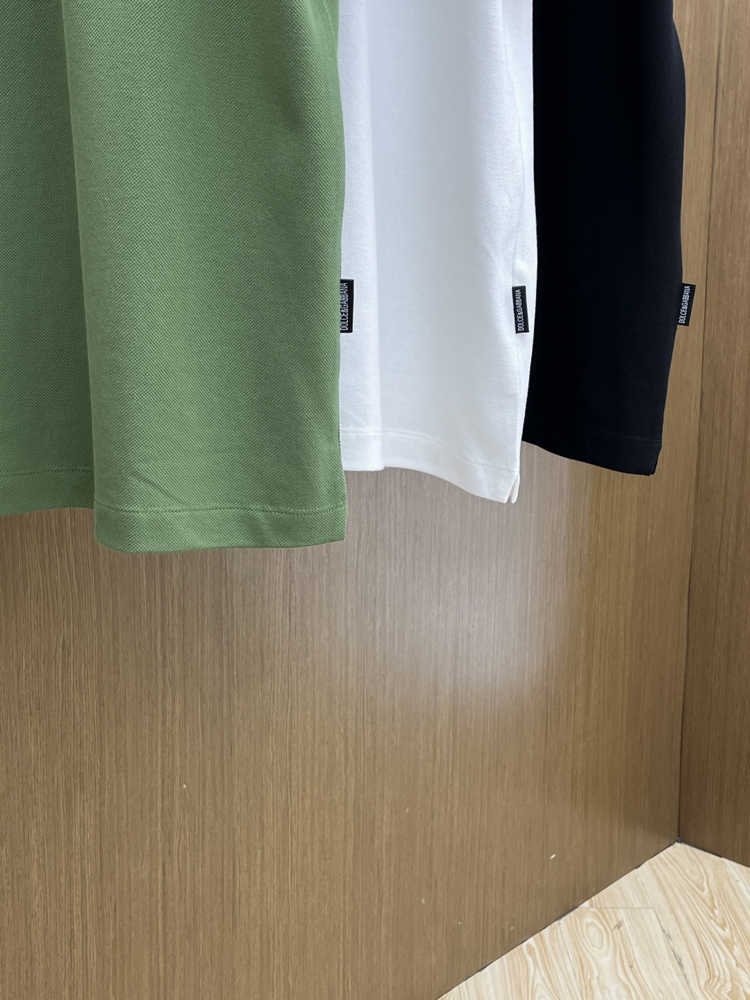 早春 DG 🔥🔥早春新款男士标识短袖Polo衫，延续经典商务休闲翻领POLO恤.该款Polo衫采用丝光双