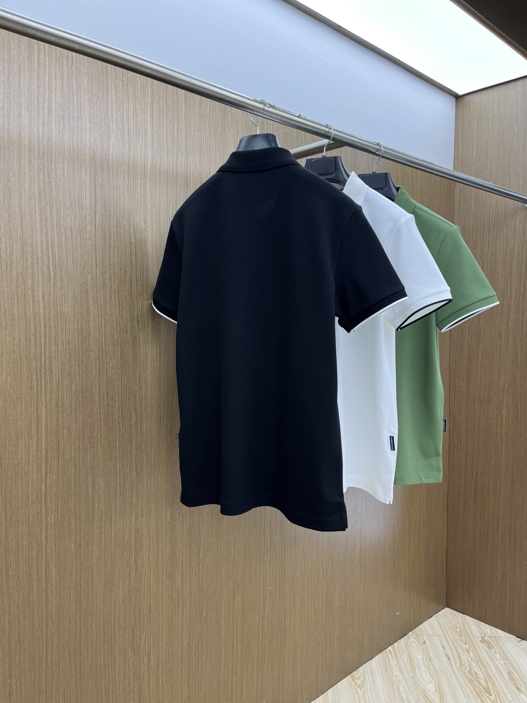 早春 DG 🔥🔥早春新款男士标识短袖Polo衫，延续经典商务休闲翻领POLO恤.该款Polo衫采用丝光双