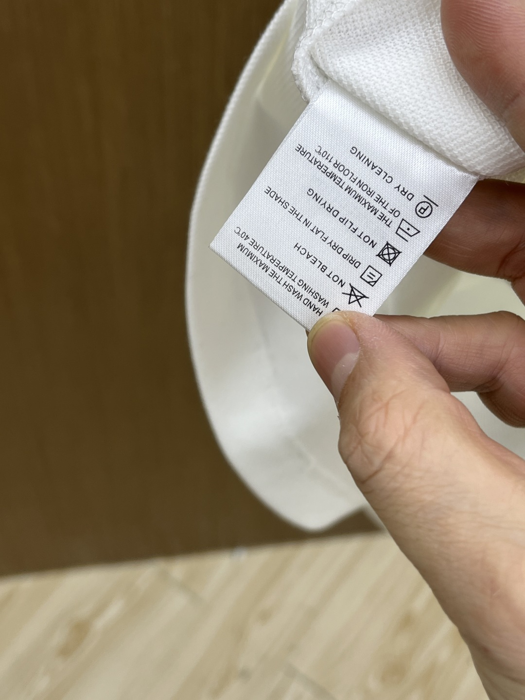 早春 Boss 🔥🔥早春新款男士标识短袖Polo衫，延续经典商务休闲翻领POLO恤.该款Polo衫采用丝