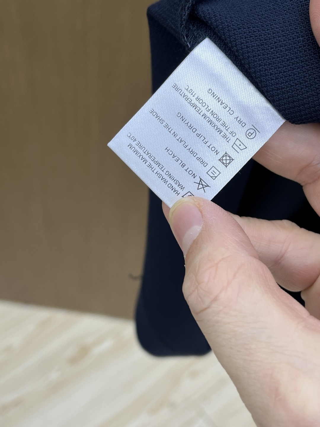 早春 Boss 🔥🔥早春新款男士标识短袖Polo衫，延续经典商务休闲翻领POLO恤.该款Polo衫采用丝