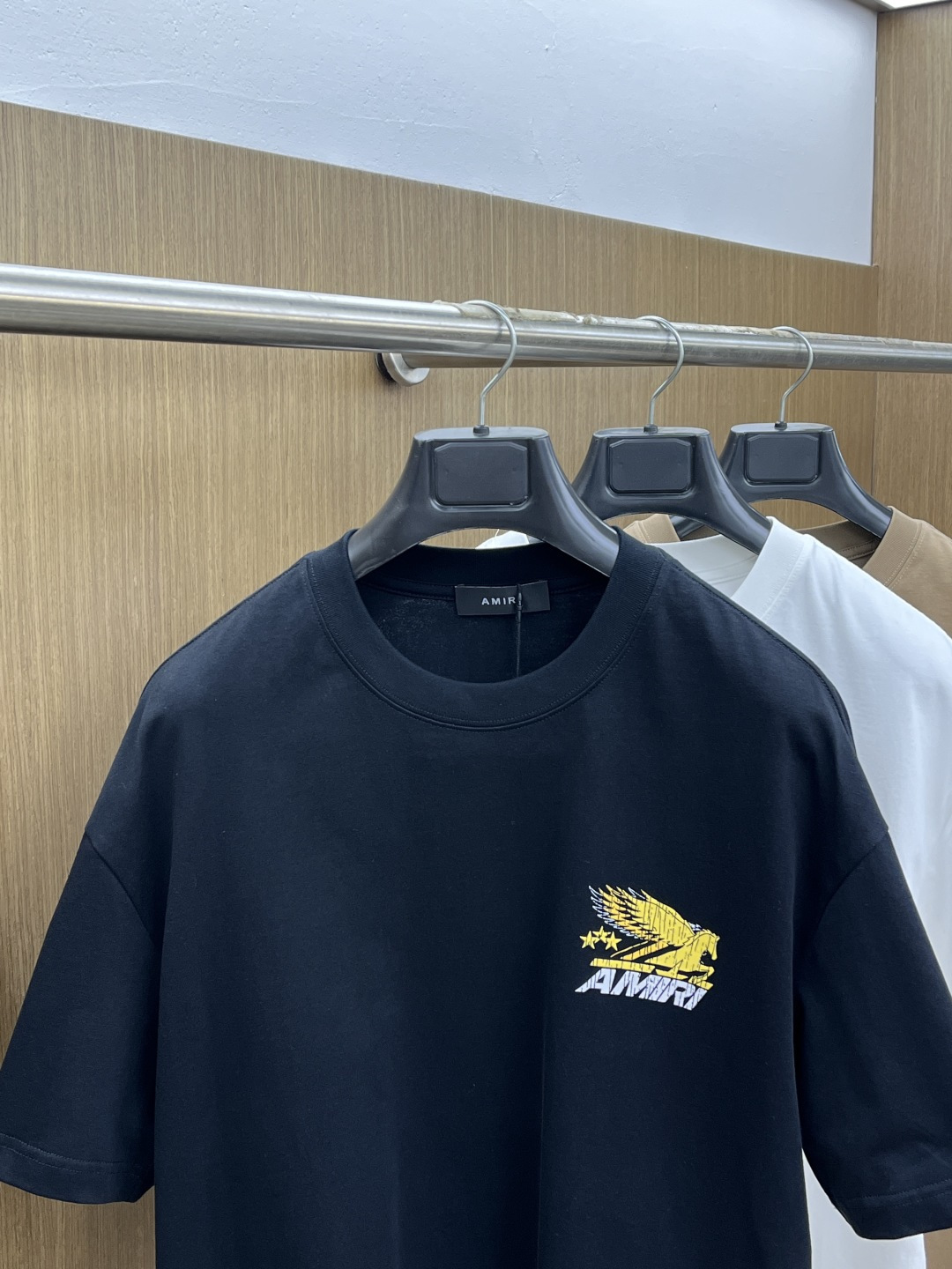 早春 AMIRI 🔥🔥春夏新款简约字母印花短袖 双纱纯棉面料 多元化搭配 是眼下时尚前沿的创新趋势 复古