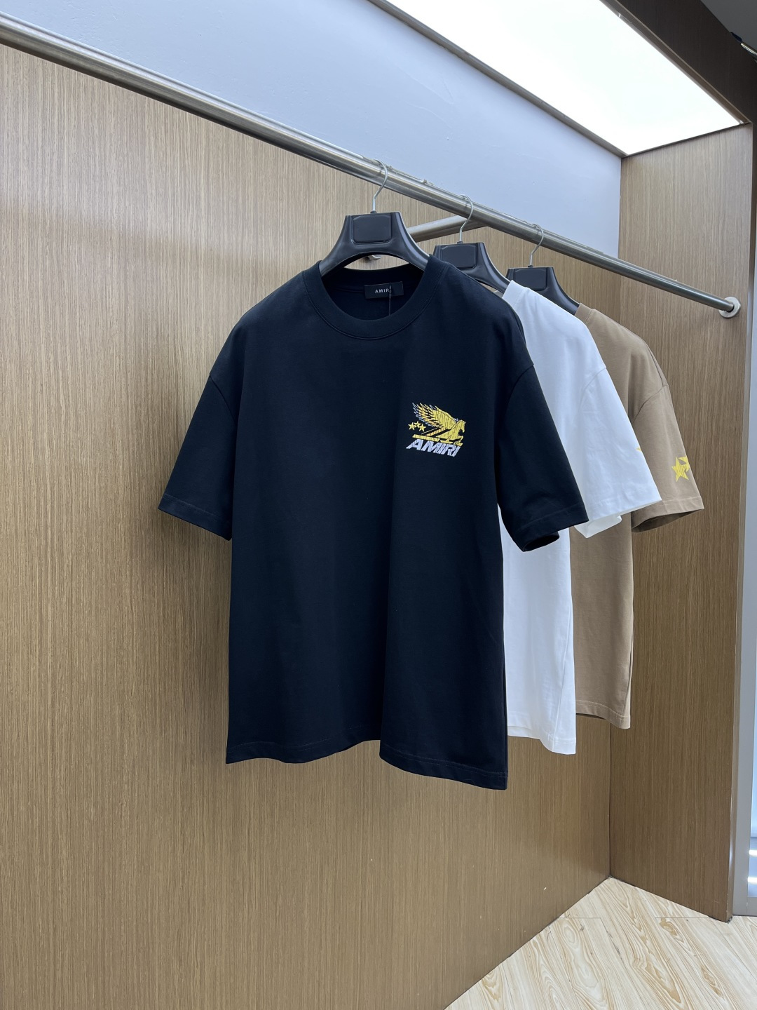 早春 AMIRI 🔥🔥春夏新款简约字母印花短袖 双纱纯棉面料 多元化搭配 是眼下时尚前沿的创新趋势 复古