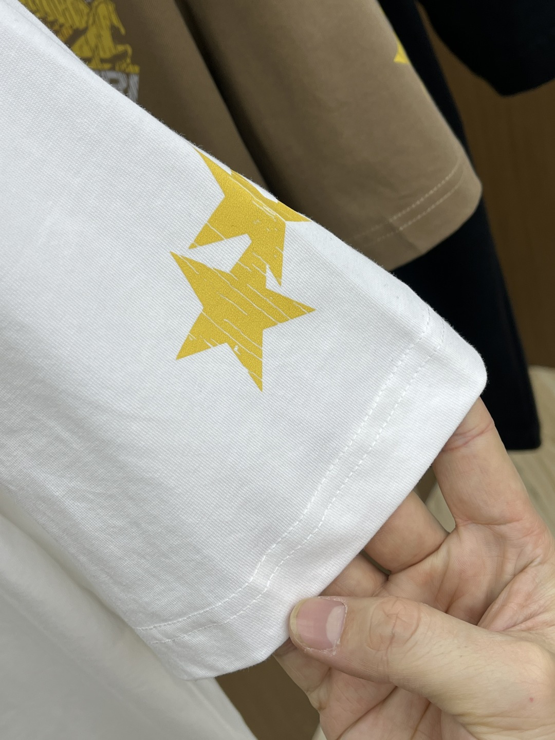 早春 AMIRI 🔥🔥春夏新款简约字母印花短袖 双纱纯棉面料 多元化搭配 是眼下时尚前沿的创新趋势 复古