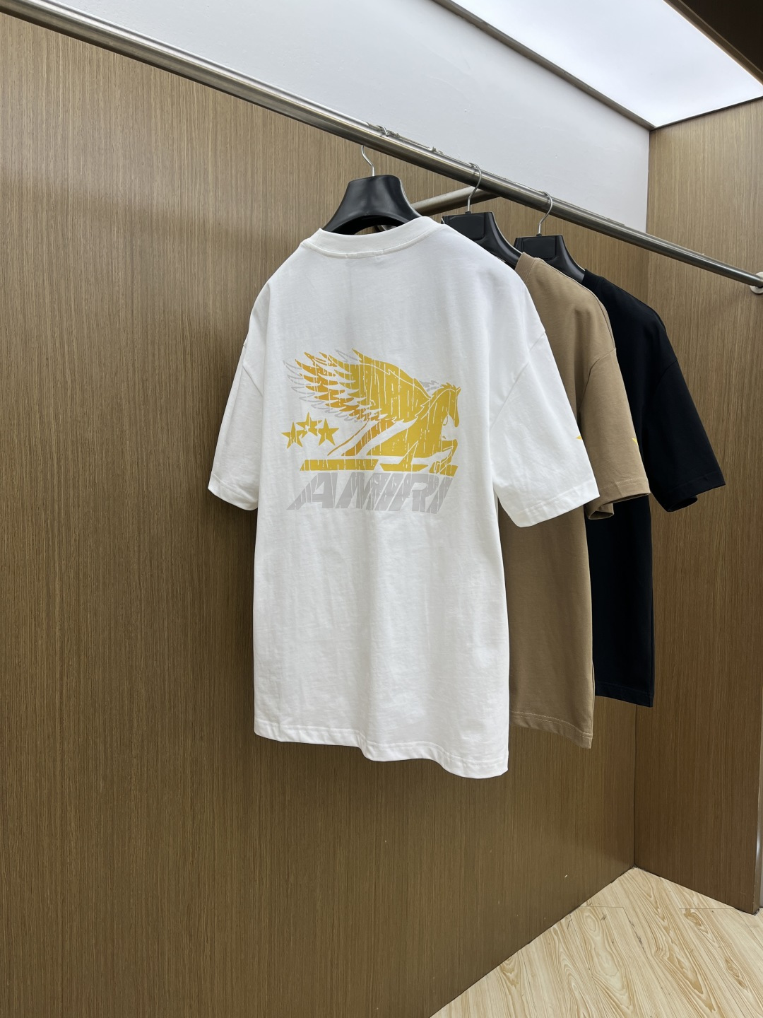 早春 AMIRI 🔥🔥春夏新款简约字母印花短袖 双纱纯棉面料 多元化搭配 是眼下时尚前沿的创新趋势 复古