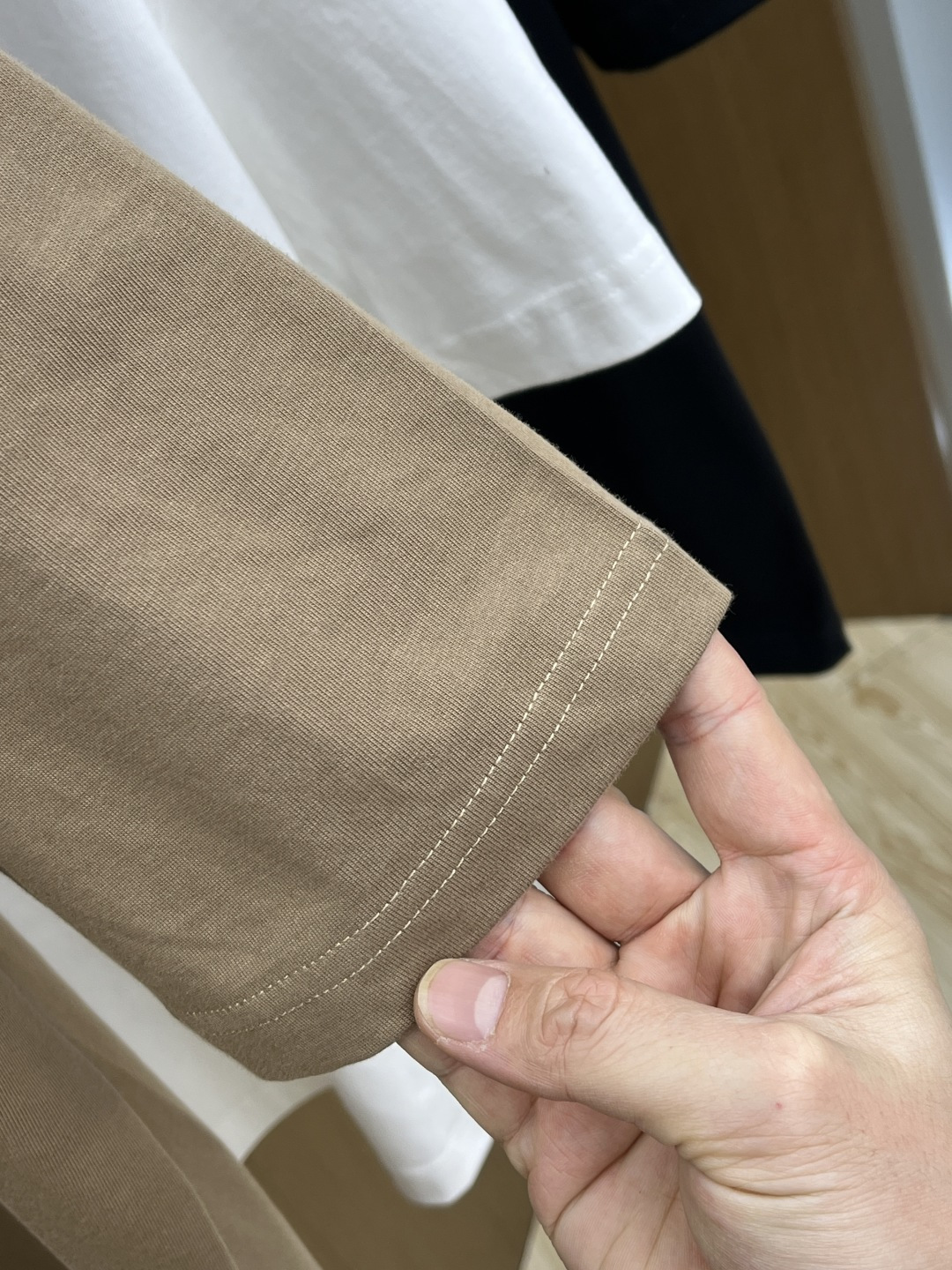 早春 Gvc 🔥🔥春夏新款简约字母印花短袖 双纱纯棉面料 多元化搭配 是眼下时尚前沿的创新趋势 复古与现