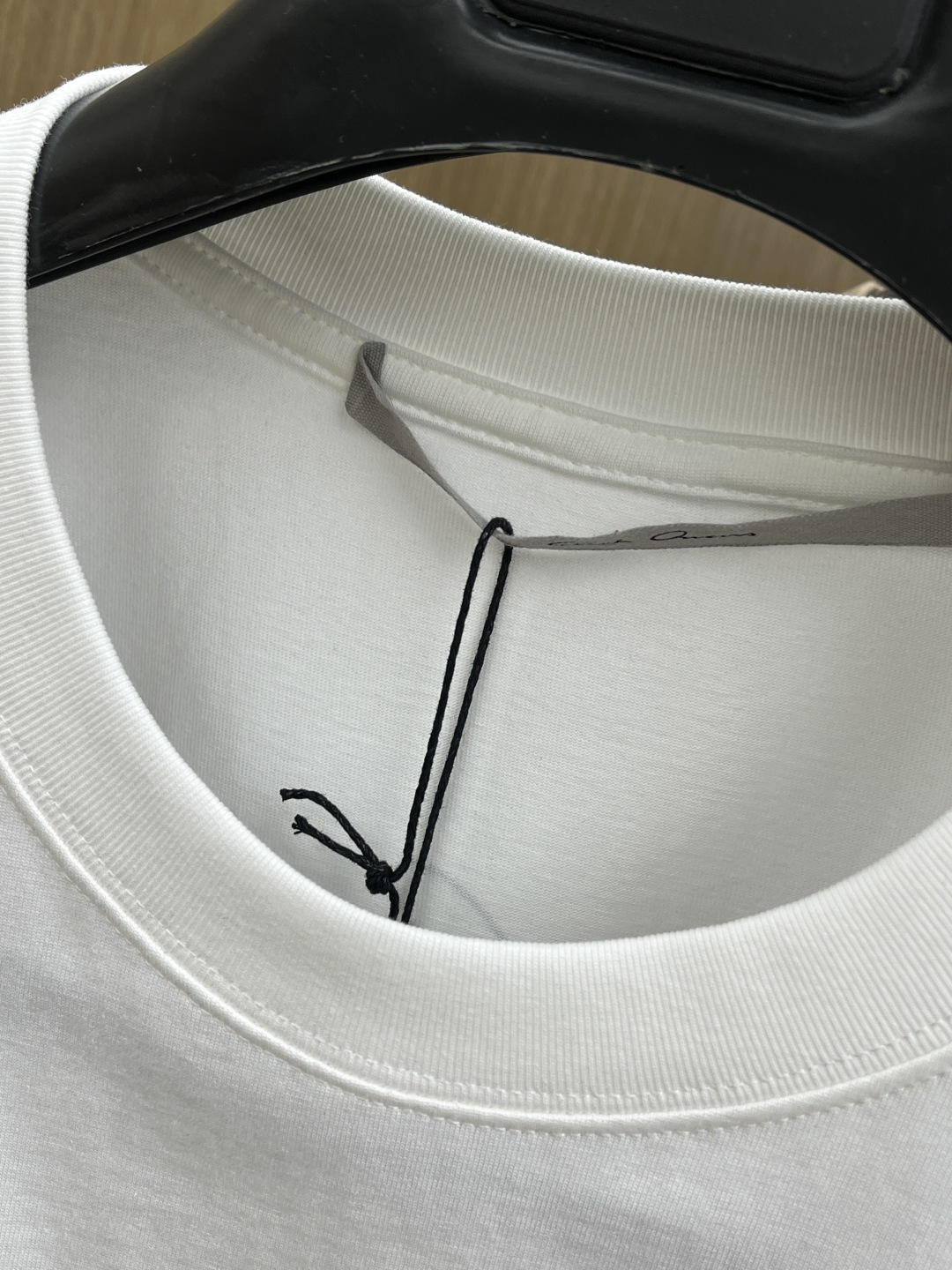 早春 Gvc 🔥🔥春夏新款简约字母印花短袖 双纱纯棉面料 多元化搭配 是眼下时尚前沿的创新趋势 复古与现