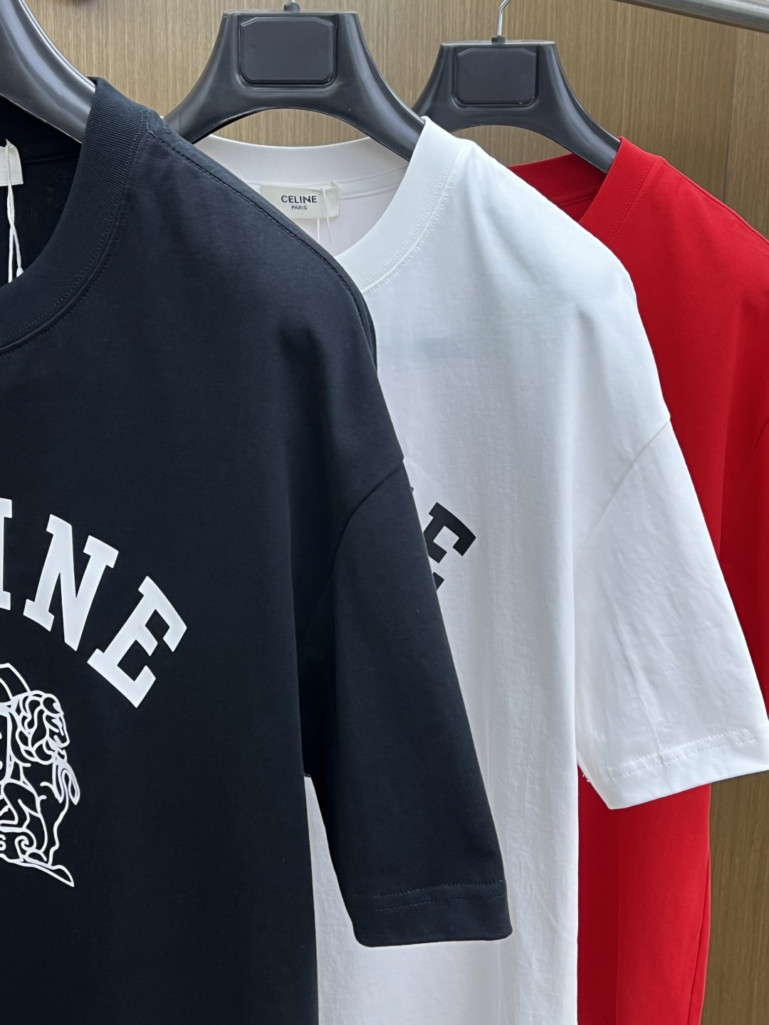 早春 Celine 🔥🔥春夏新款简约字母印花短袖 双纱纯棉面料 多元化搭配 是眼下时尚前沿的创新趋势 复