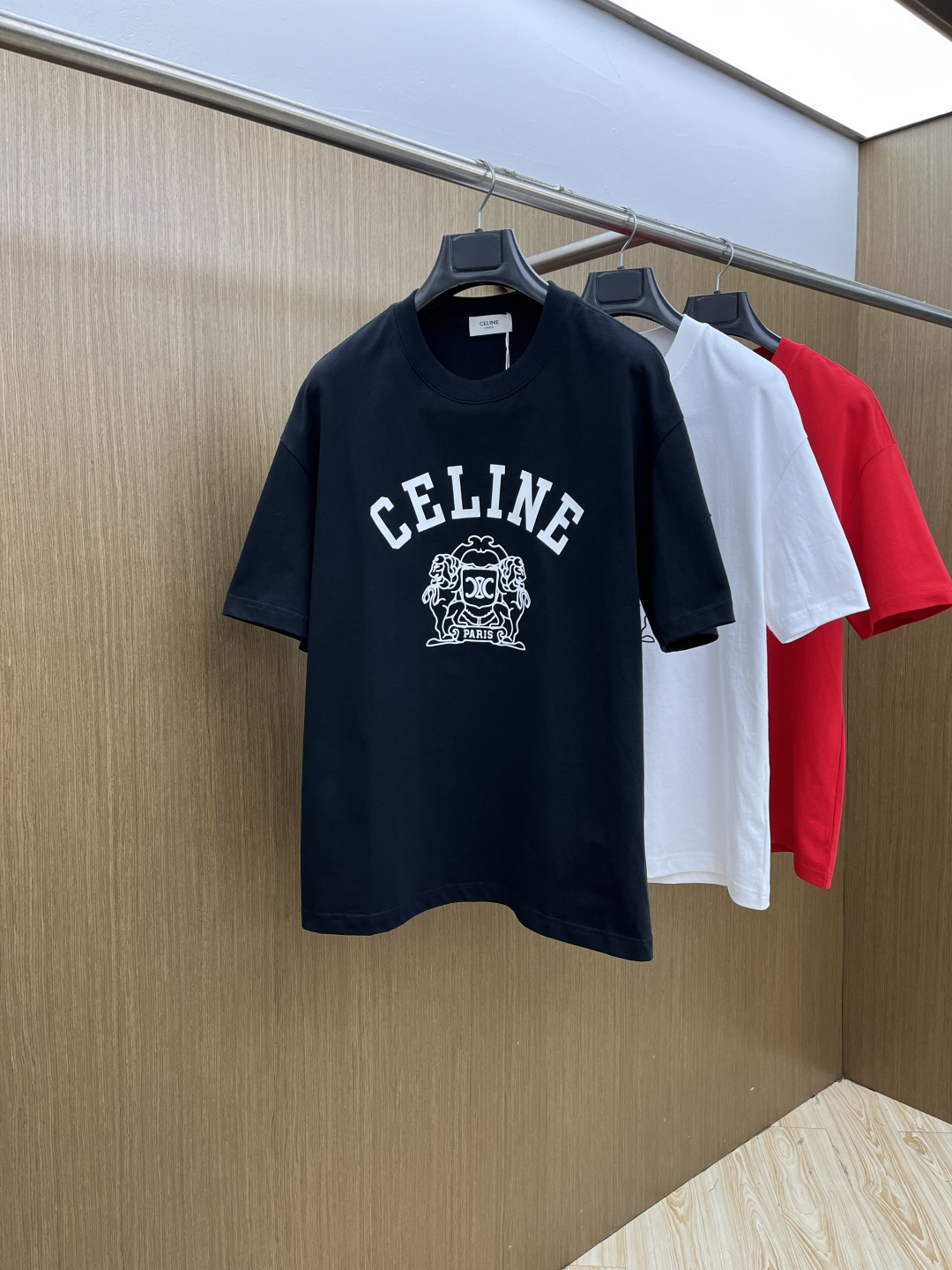 早春 Celine 🔥🔥春夏新款简约字母印花短袖 双纱纯棉面料 多元化搭配 是眼下时尚前沿的创新趋势 复