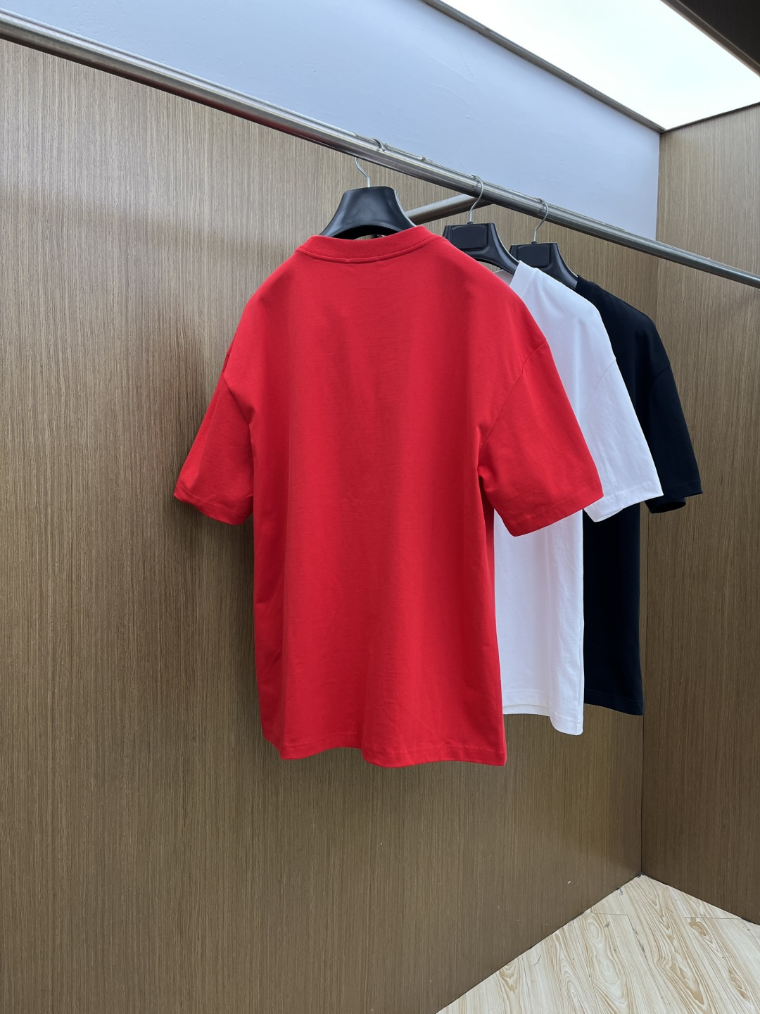 早春 CELINE 🔥🔥春夏新款简约字母印花短袖 双纱纯棉面料 多元化搭配 是眼下时尚前沿的创新趋势 复