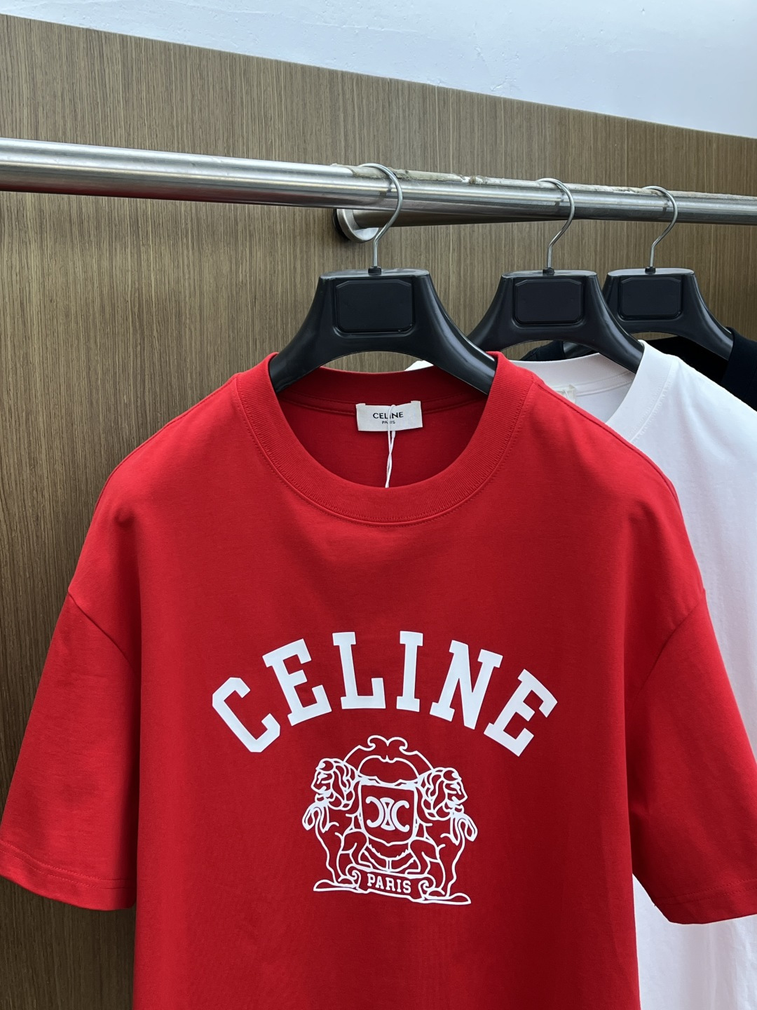 早春 CELINE 🔥🔥春夏新款简约字母印花短袖 双纱纯棉面料 多元化搭配 是眼下时尚前沿的创新趋势 复