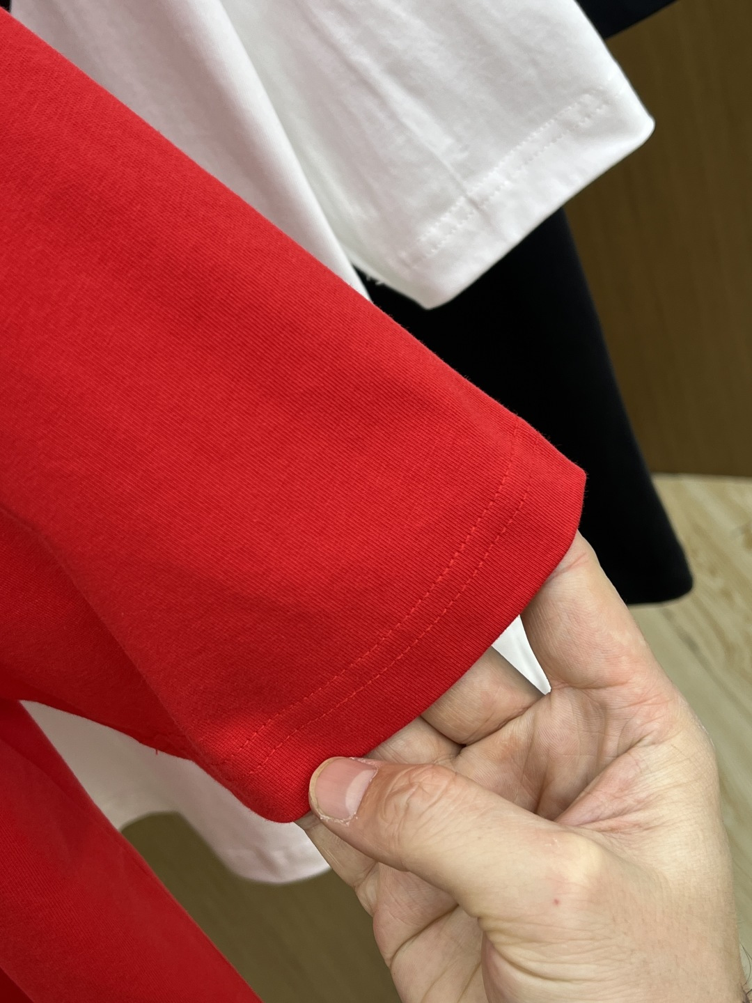 早春 CELINE 🔥🔥春夏新款简约字母印花短袖 双纱纯棉面料 多元化搭配 是眼下时尚前沿的创新趋势 复