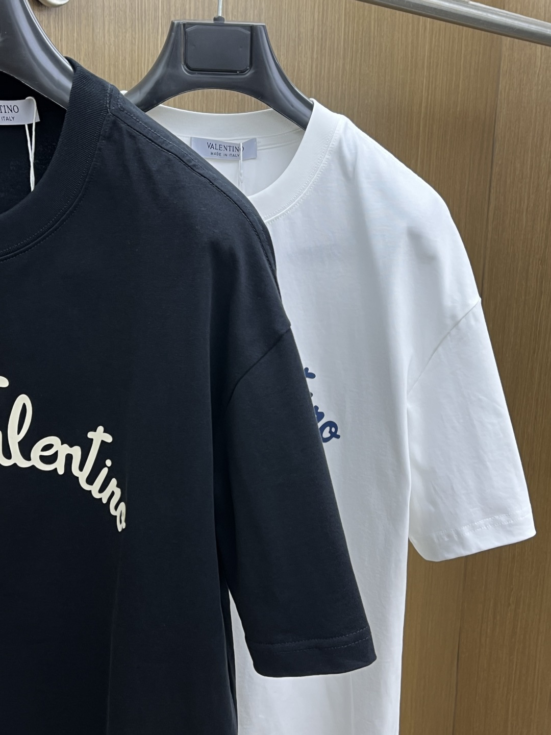 早春 VLTN 🔥🔥春夏新款简约字母印花短袖 双纱纯棉面料 多元化搭配 是眼下时尚前沿的创新趋势 复古与