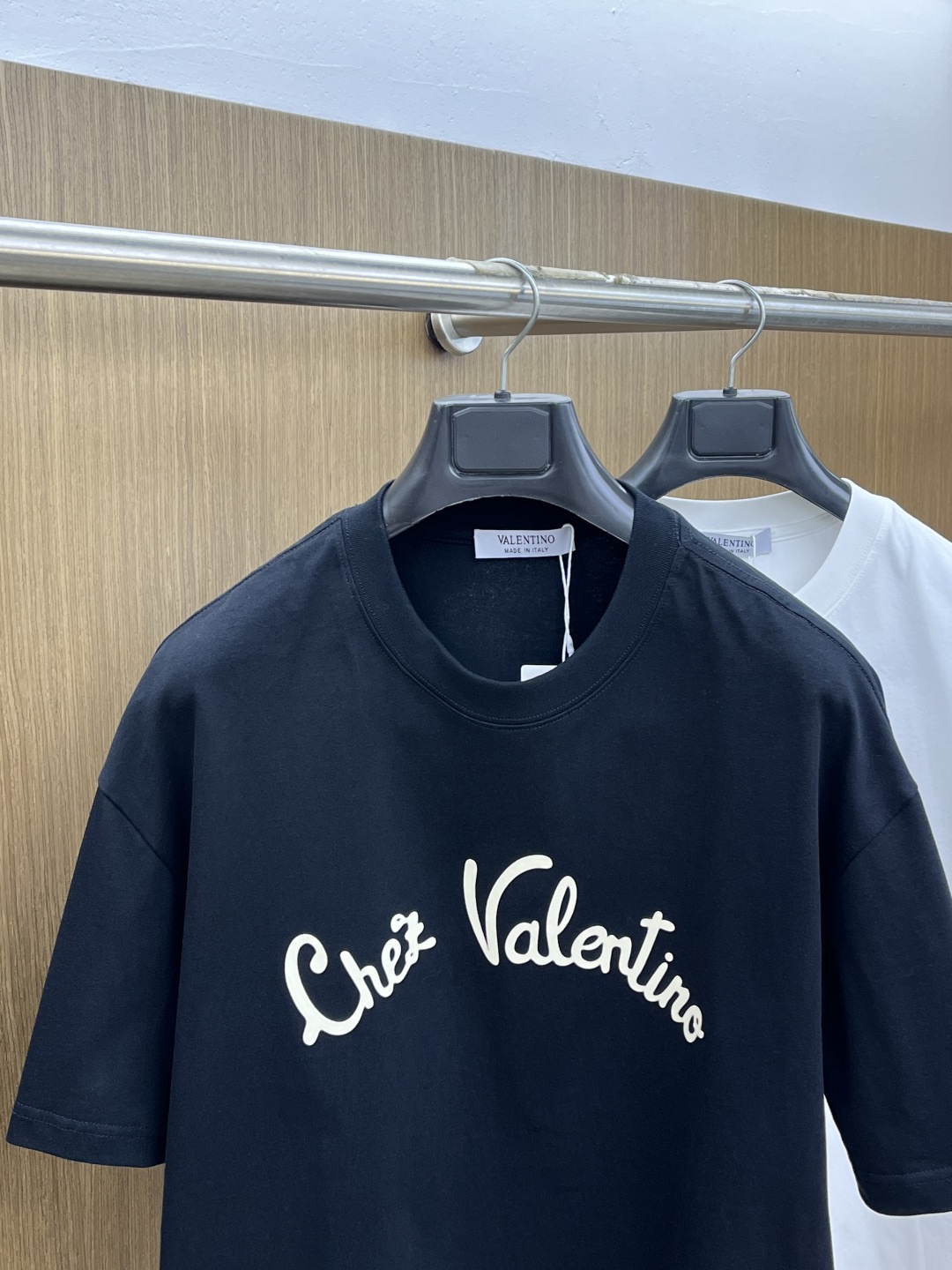 早春 VLTN 🔥🔥春夏新款简约字母印花短袖 双纱纯棉面料 多元化搭配 是眼下时尚前沿的创新趋势 复古与