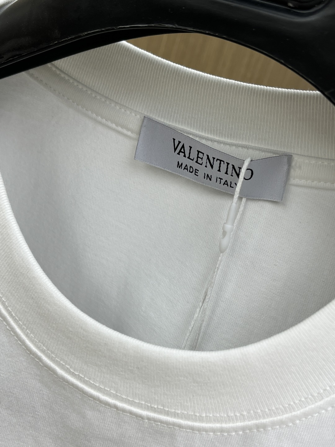 早春 VLTN 🔥🔥春夏新款简约字母印花短袖 双纱纯棉面料 多元化搭配 是眼下时尚前沿的创新趋势 复古与