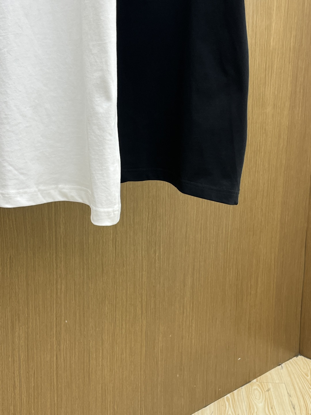 早春 VLTN 🔥🔥春夏新款简约字母印花短袖 双纱纯棉面料 多元化搭配 是眼下时尚前沿的创新趋势 复古与