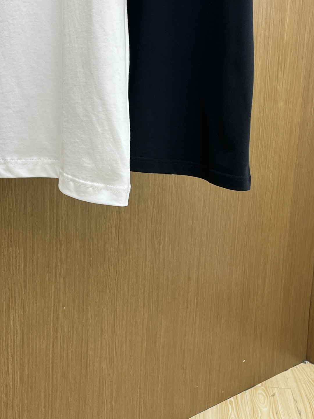 早春 Gvc 🔥🔥春夏新款简约字母印花短袖 双纱纯棉面料 多元化搭配 是眼下时尚前沿的创新趋势 复古与现