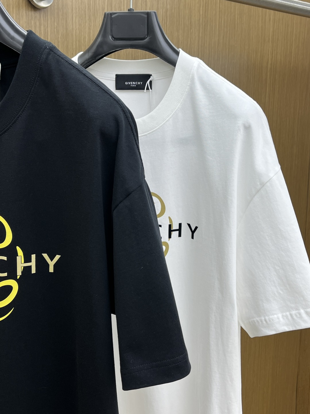 早春 GVC 🔥🔥春夏新款简约字母印花短袖 双纱纯棉面料 多元化搭配 是眼下时尚前沿的创新趋势 复古与现