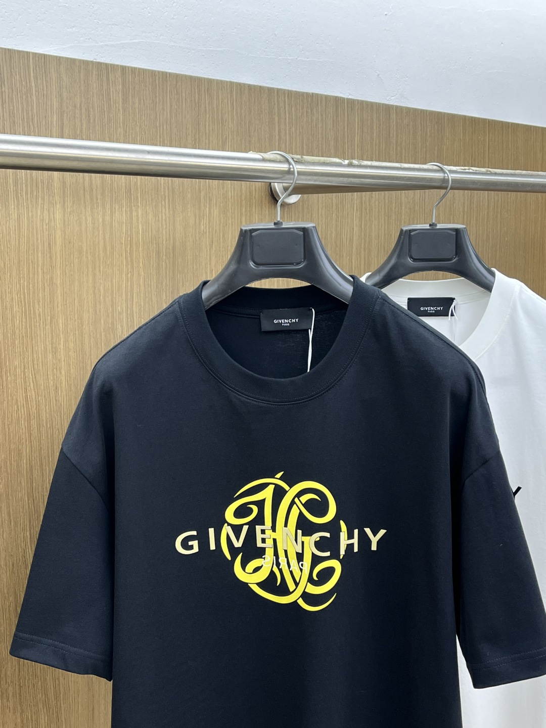 早春 GVC 🔥🔥春夏新款简约字母印花短袖 双纱纯棉面料 多元化搭配 是眼下时尚前沿的创新趋势 复古与现