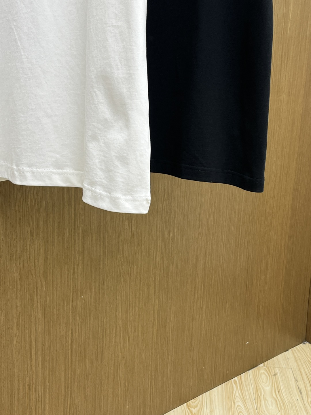 早春 Loe 🔥🔥春夏新款简约字母印花短袖 双纱纯棉面料 多元化搭配 是眼下时尚前沿的创新趋势 复古与现