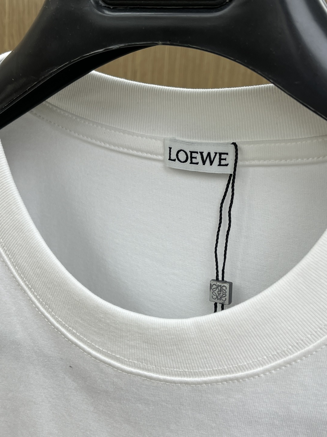 早春 Loe 🔥🔥春夏新款简约字母印花短袖 双纱纯棉面料 多元化搭配 是眼下时尚前沿的创新趋势 复古与现