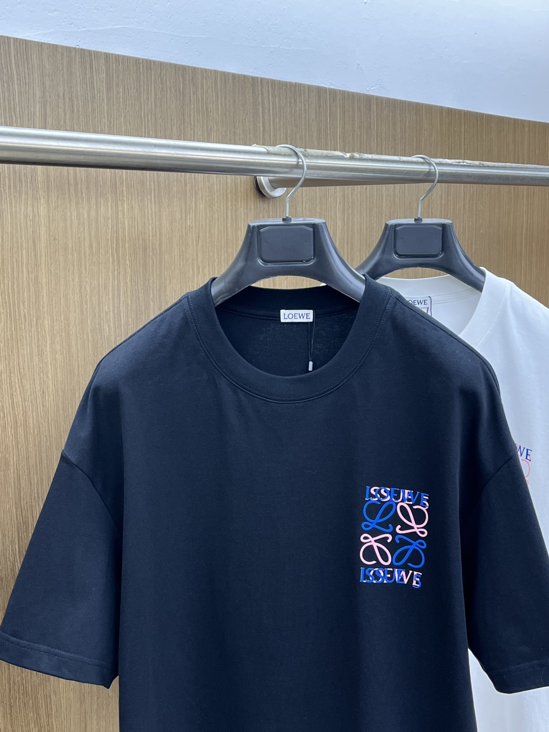 早春 Loe 🔥🔥春夏新款简约字母印花短袖 双纱纯棉面料 多元化搭配 是眼下时尚前沿的创新趋势 复古与现