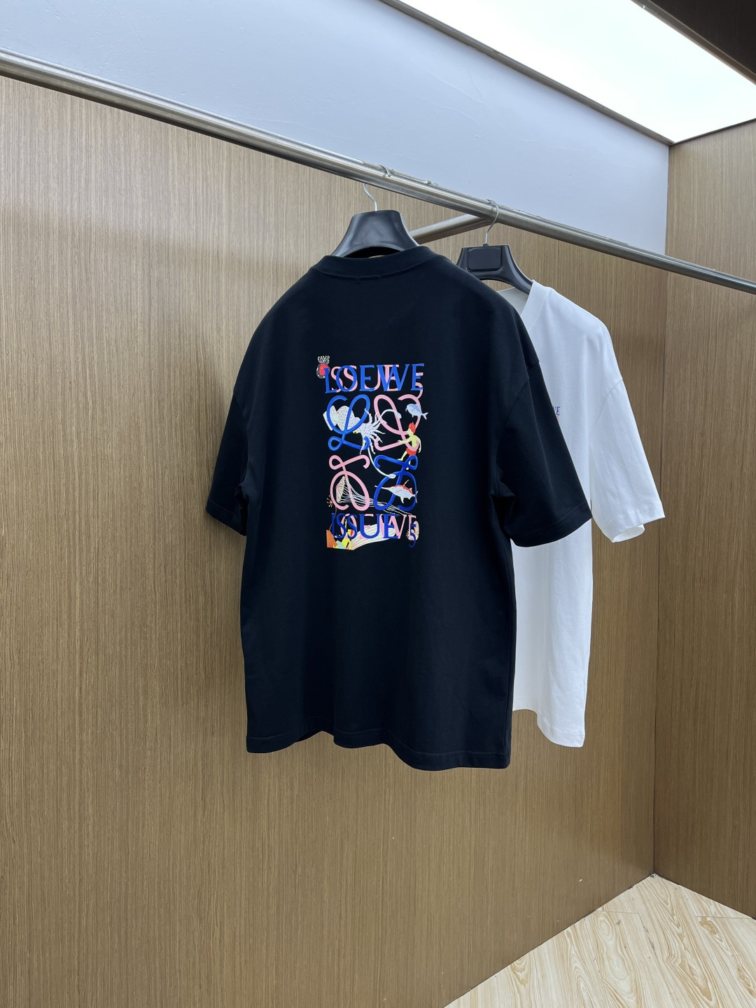 早春 Loe 🔥🔥春夏新款简约字母印花短袖 双纱纯棉面料 多元化搭配 是眼下时尚前沿的创新趋势 复古与现