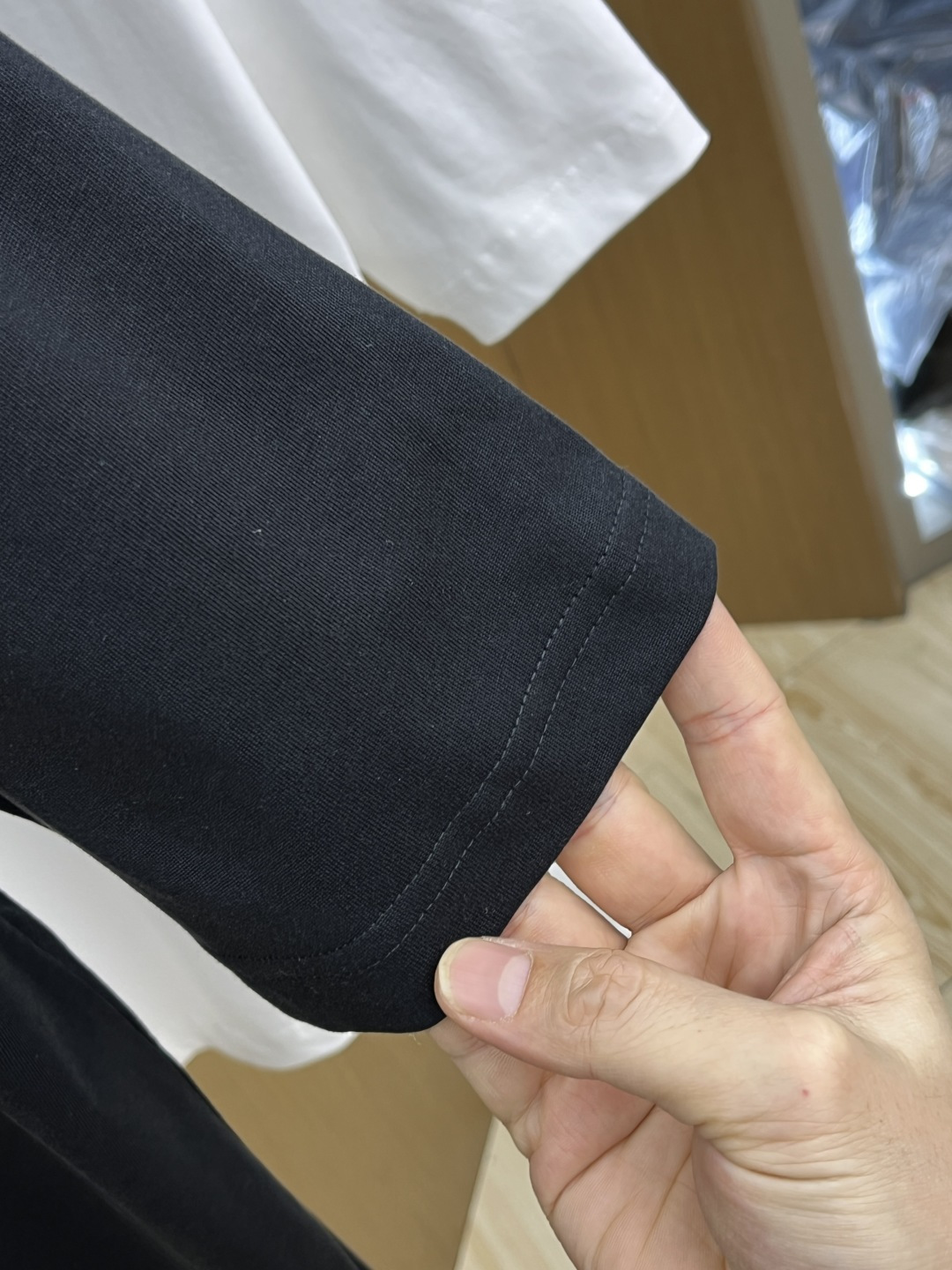 早春 LV 🔥🔥春夏新款简约字母印花短袖 双纱纯棉面料 多元化搭配 是眼下时尚前沿的创新趋势 复古与现代