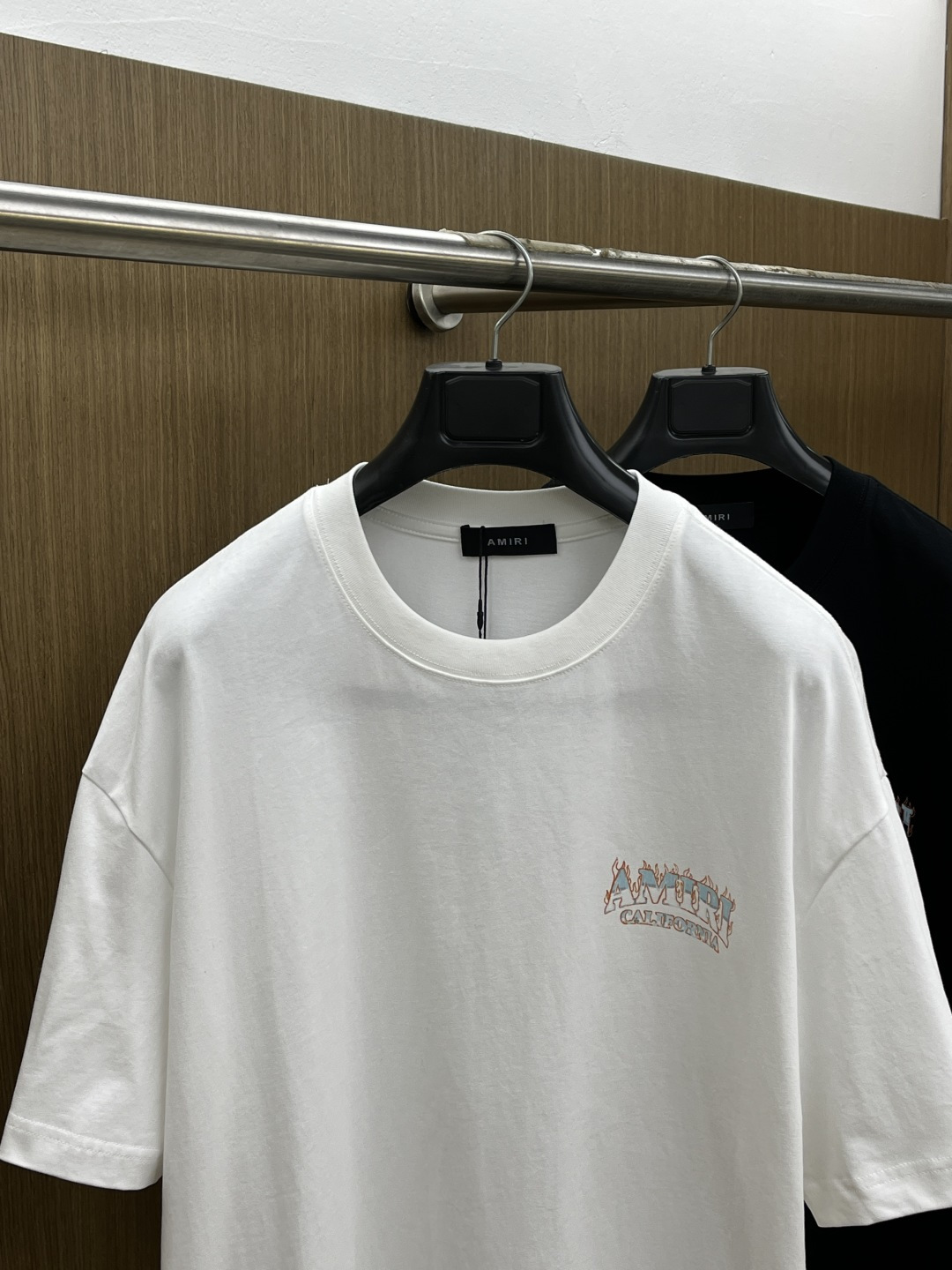 早春 AMIRI 🔥🔥春夏新款简约字母印花短袖 双纱纯棉面料 多元化搭配 是眼下时尚前沿的创新趋势 复古