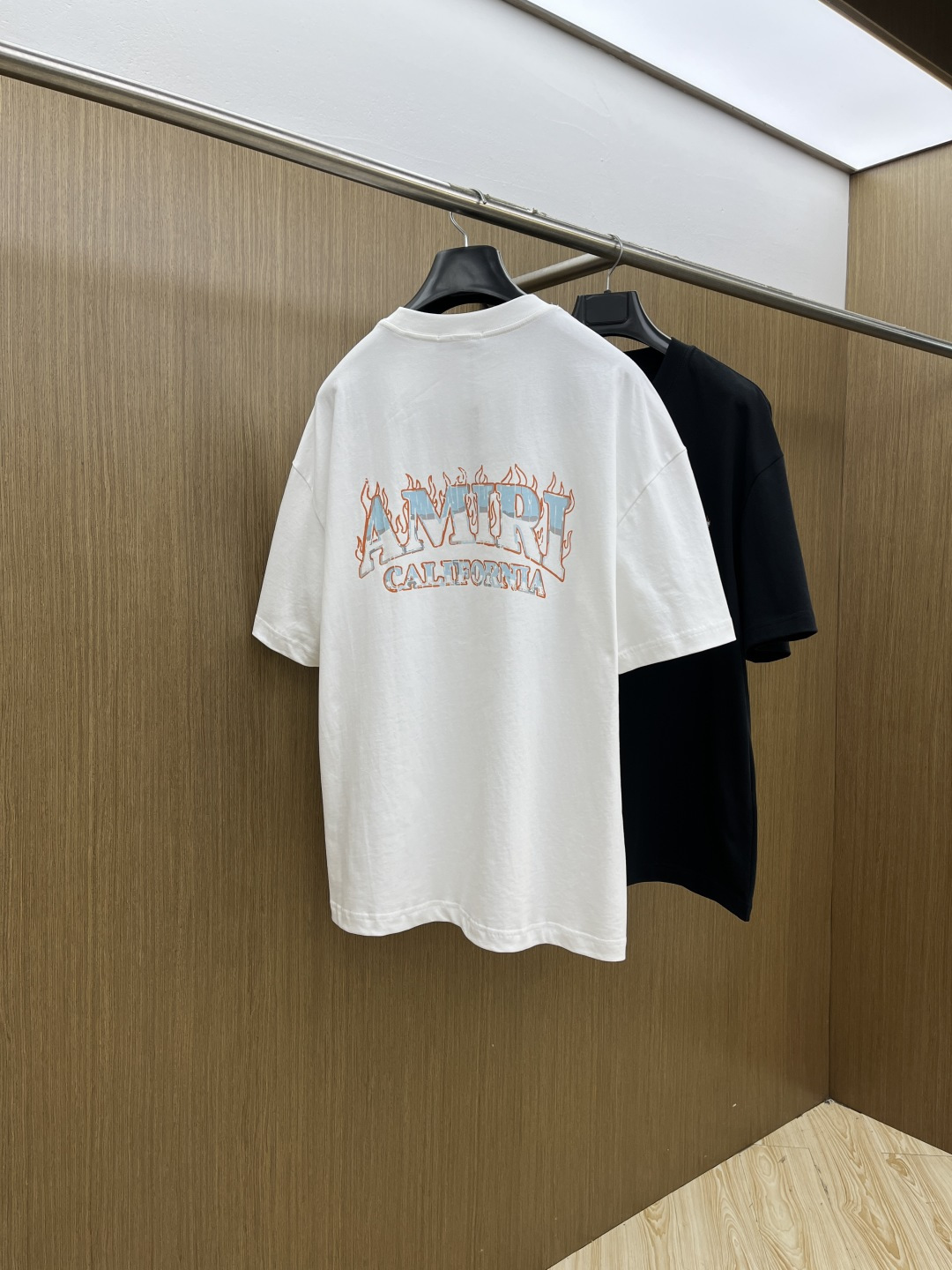 早春 AMIRI 🔥🔥春夏新款简约字母印花短袖 双纱纯棉面料 多元化搭配 是眼下时尚前沿的创新趋势 复古