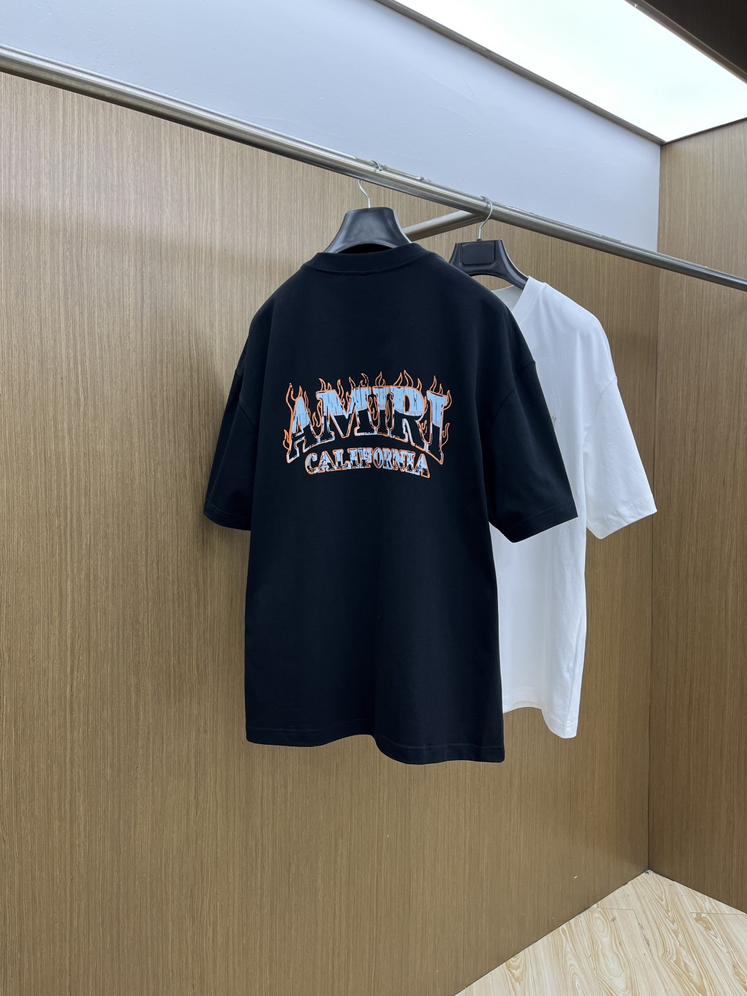 早春 AMIRI 🔥🔥春夏新款简约字母印花短袖 双纱纯棉面料 多元化搭配 是眼下时尚前沿的创新趋势 复古