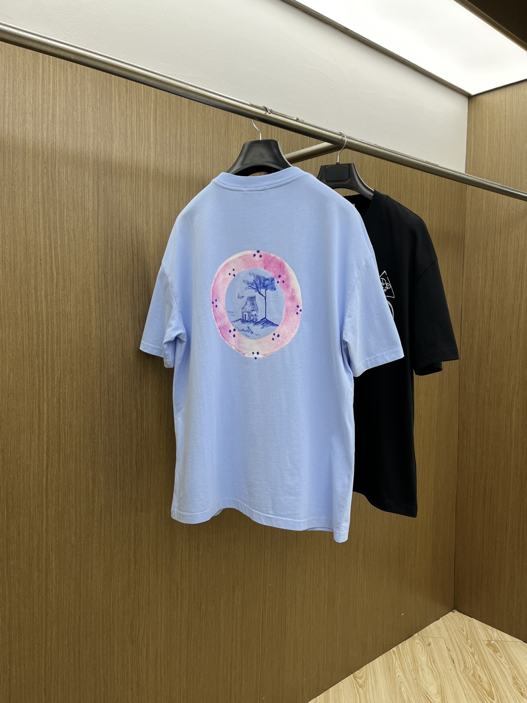 早春 CD 🔥🔥春夏新款简约字母印花短袖 双纱纯棉面料 多元化搭配 是眼下时尚前沿的创新趋势 复古与现代