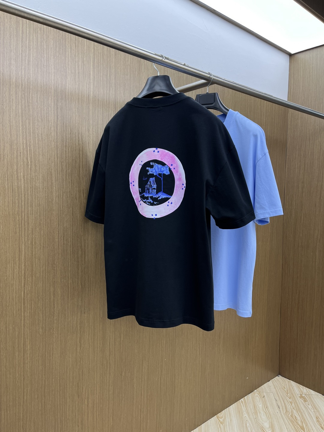 早春 CD 🔥🔥春夏新款简约字母印花短袖 双纱纯棉面料 多元化搭配 是眼下时尚前沿的创新趋势 复古与现代