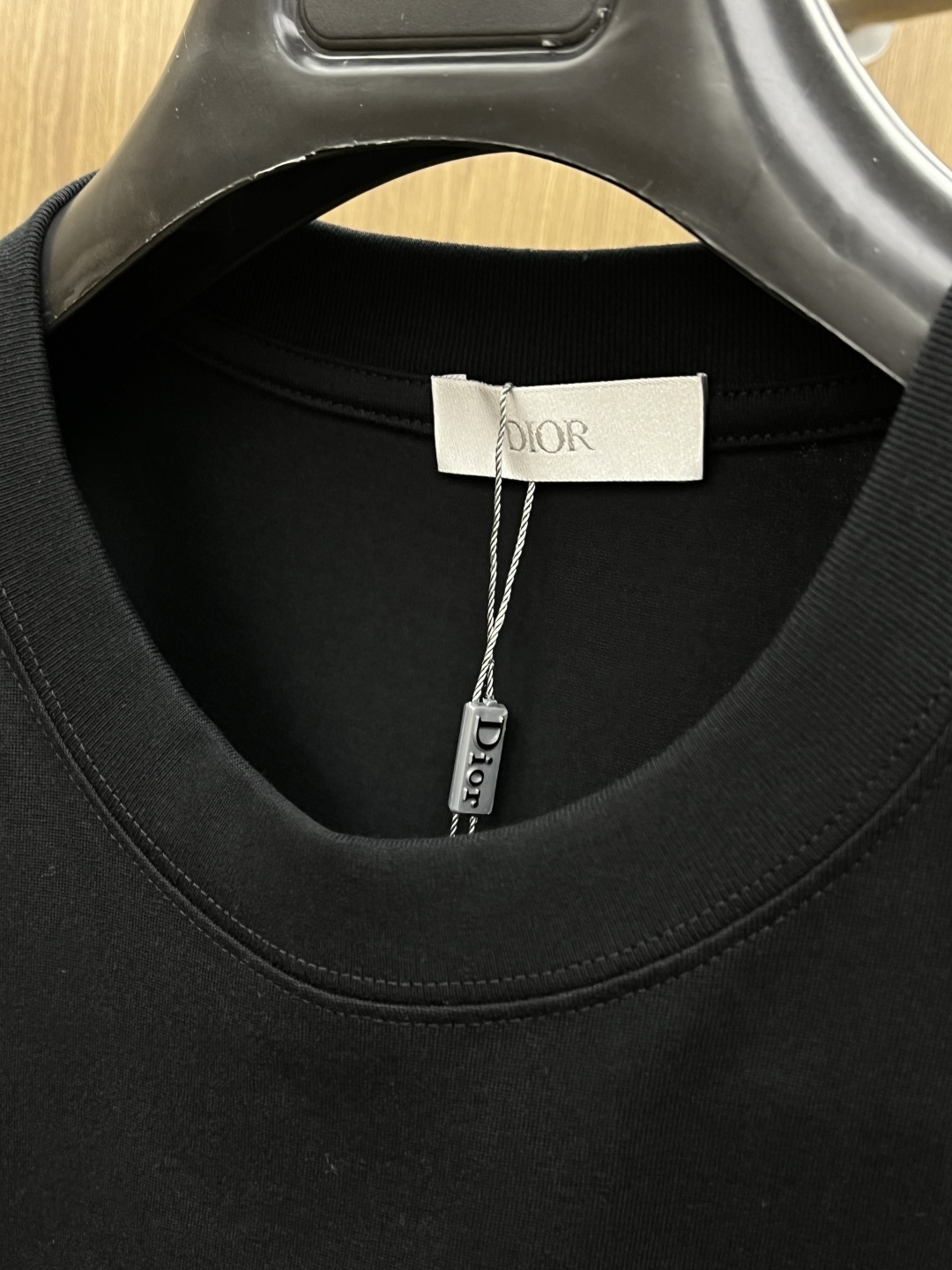 早春 CD 🔥🔥春夏新款简约字母印花短袖 双纱纯棉面料 多元化搭配 是眼下时尚前沿的创新趋势 复古与现代