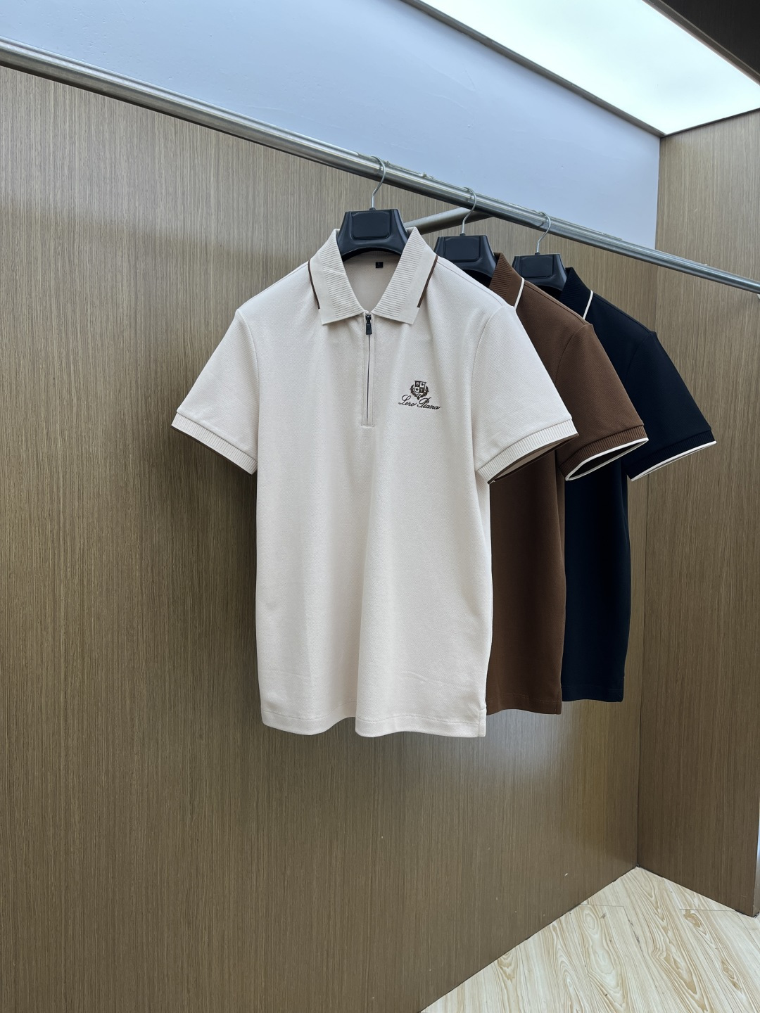 早春 Loro Piana🔥🔥早春新款男士标识短袖Polo衫，延续经典商务休闲翻领POLO恤.该款Pol