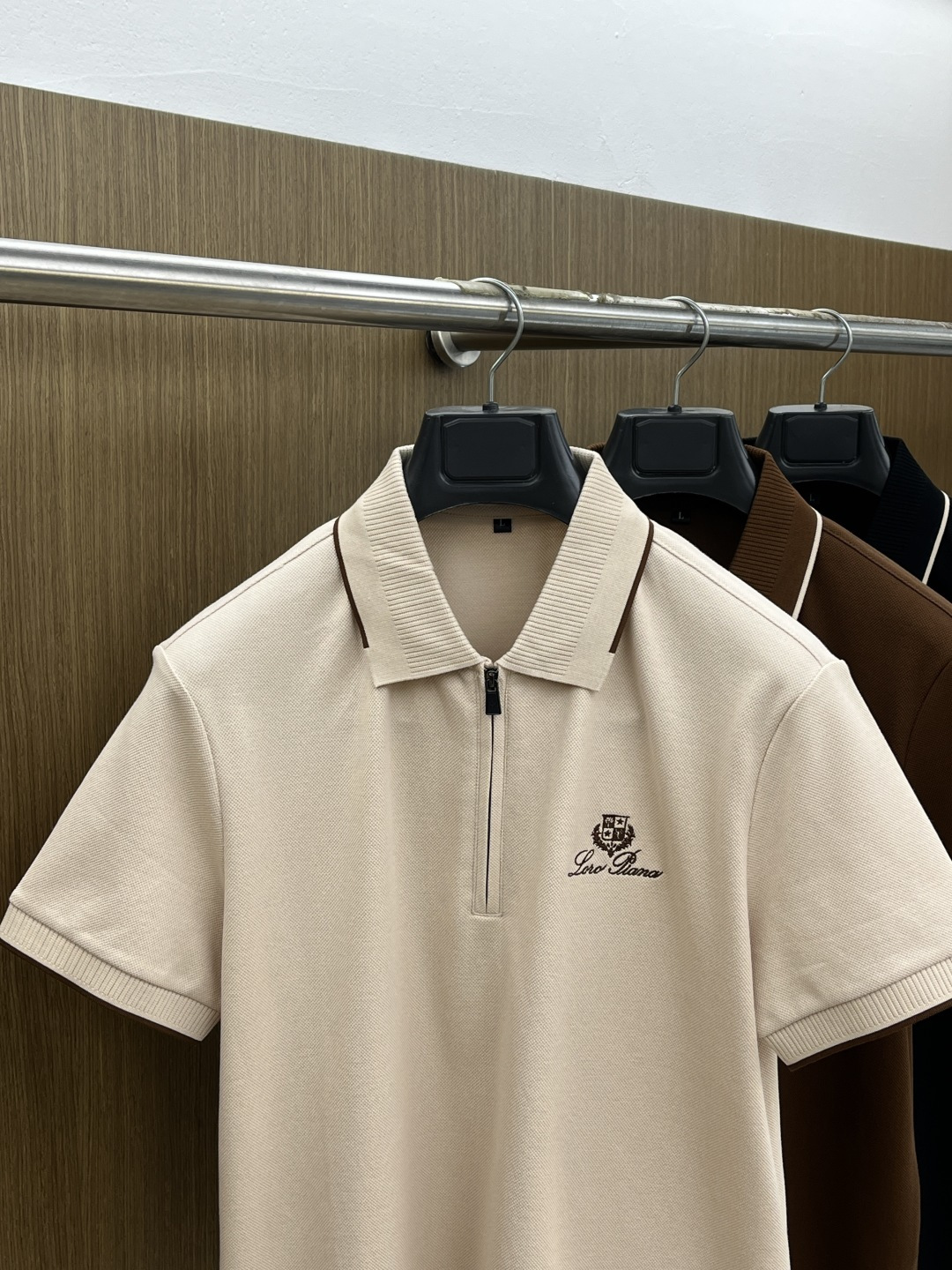 早春 Loro Piana🔥🔥早春新款男士标识短袖Polo衫，延续经典商务休闲翻领POLO恤.该款Pol