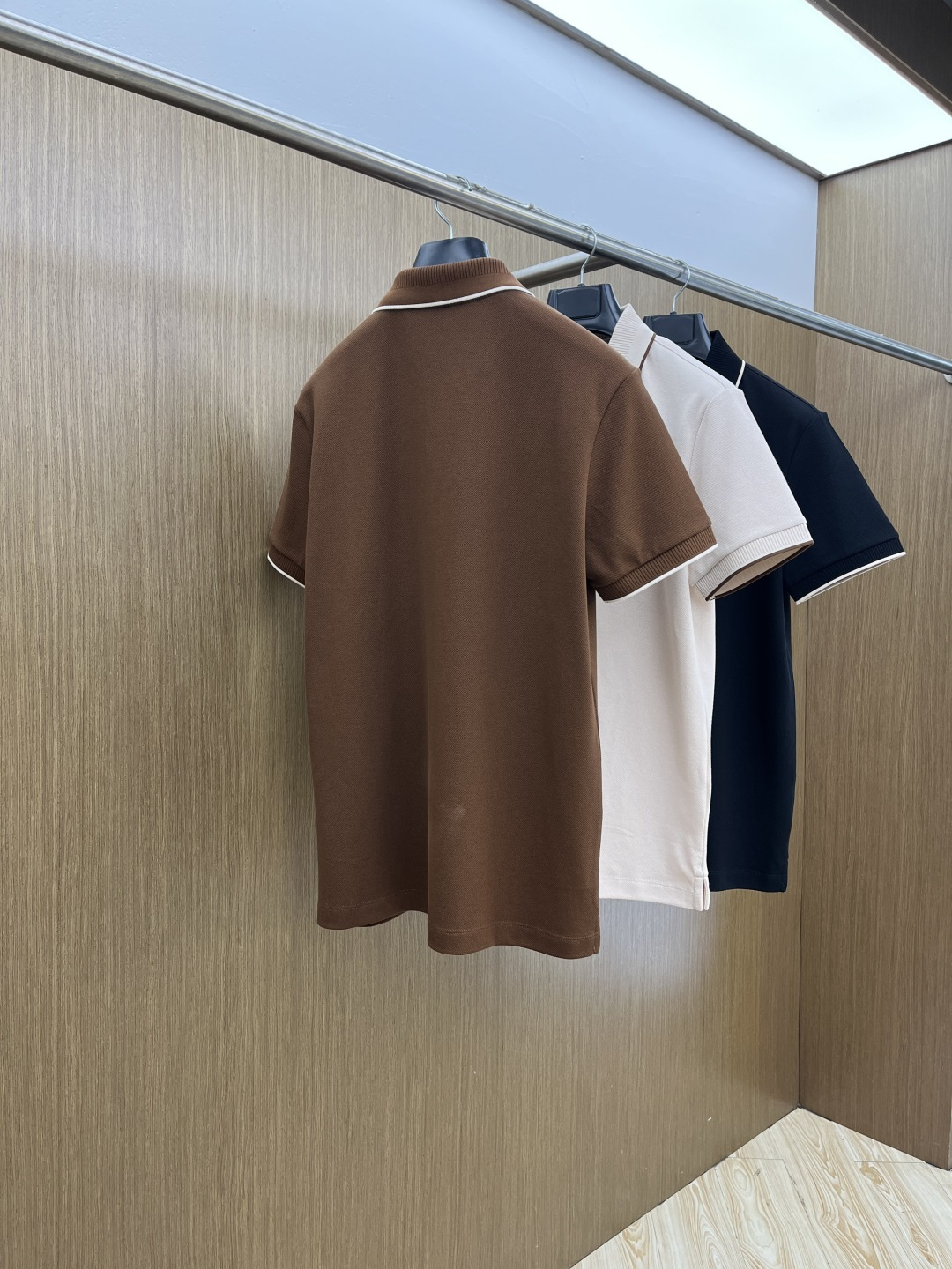 早春 Loro Piana 🔥🔥早春新款男士标识短袖Polo衫，延续经典商务休闲翻领POLO恤.该款Po