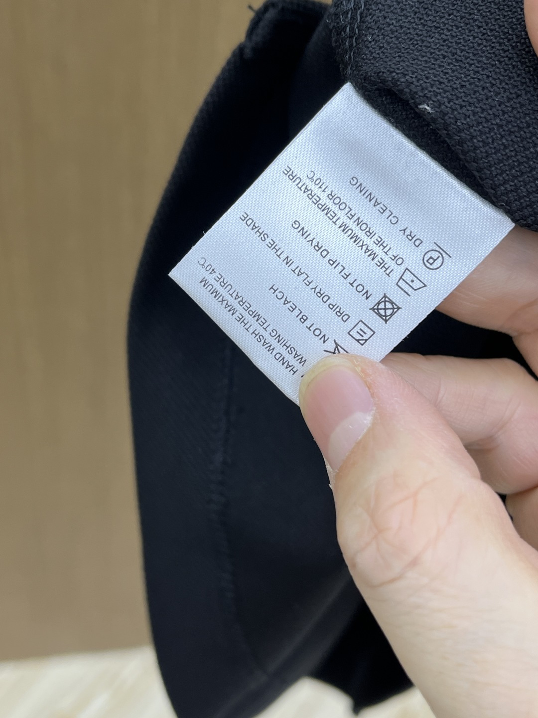 早春 Loro Piana 🔥🔥早春新款男士标识短袖Polo衫，延续经典商务休闲翻领POLO恤.该款Po