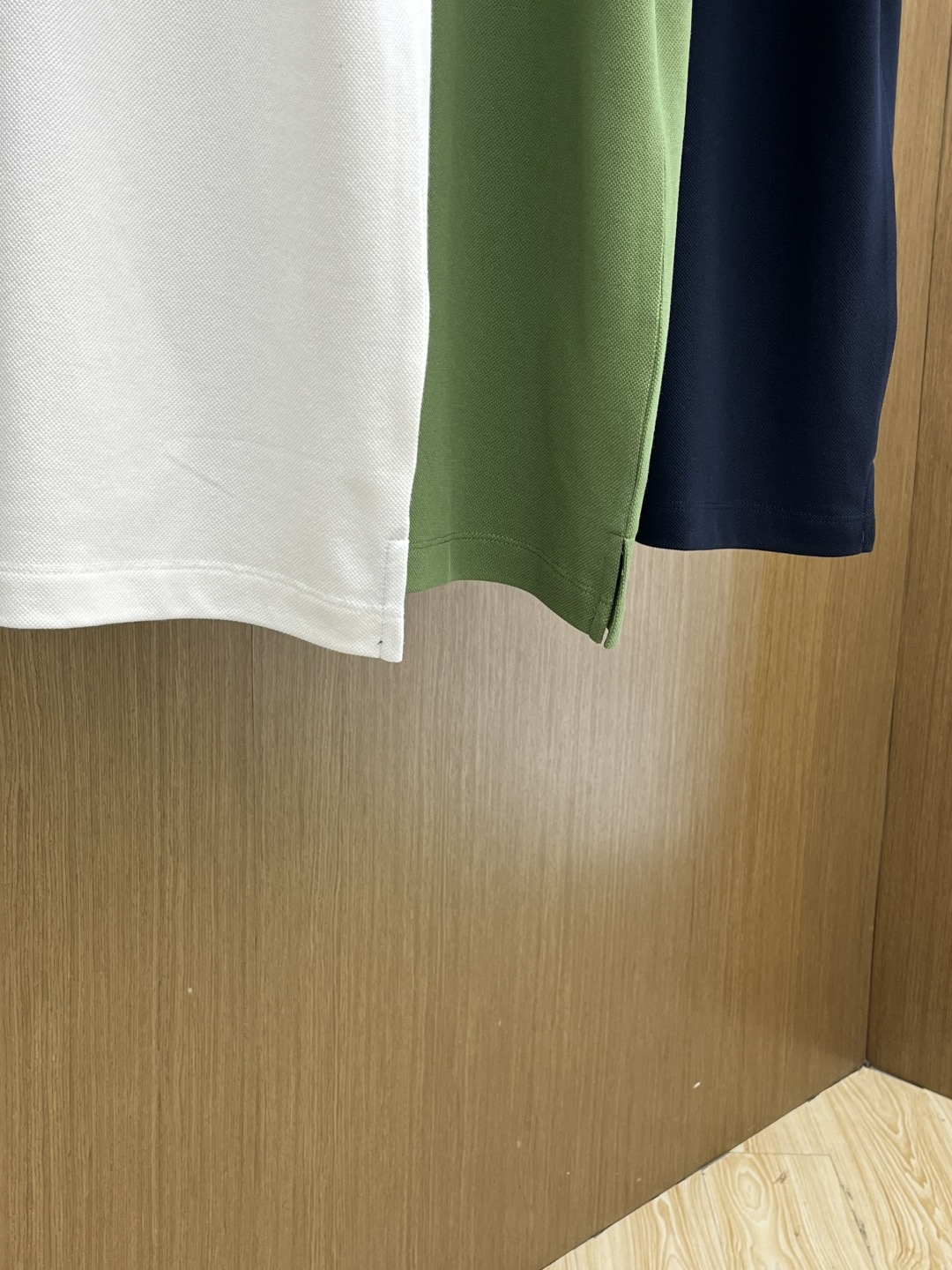 早春 Laco 🔥🔥早春新款男士标识短袖Polo衫，延续经典商务休闲翻领POLO恤.该款Polo衫采用丝