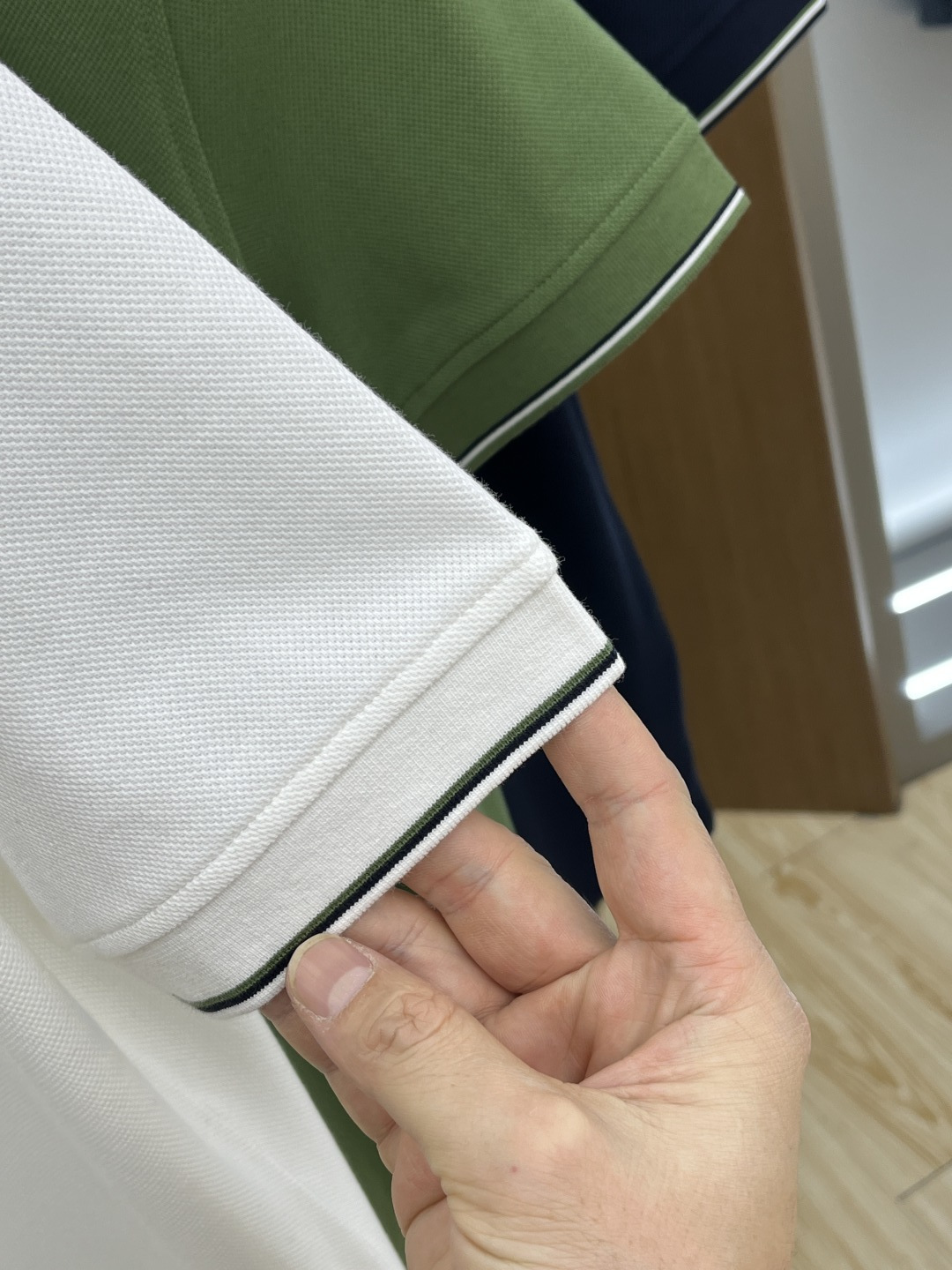 早春 Laco 🔥🔥早春新款男士标识短袖Polo衫，延续经典商务休闲翻领POLO恤.该款Polo衫采用丝