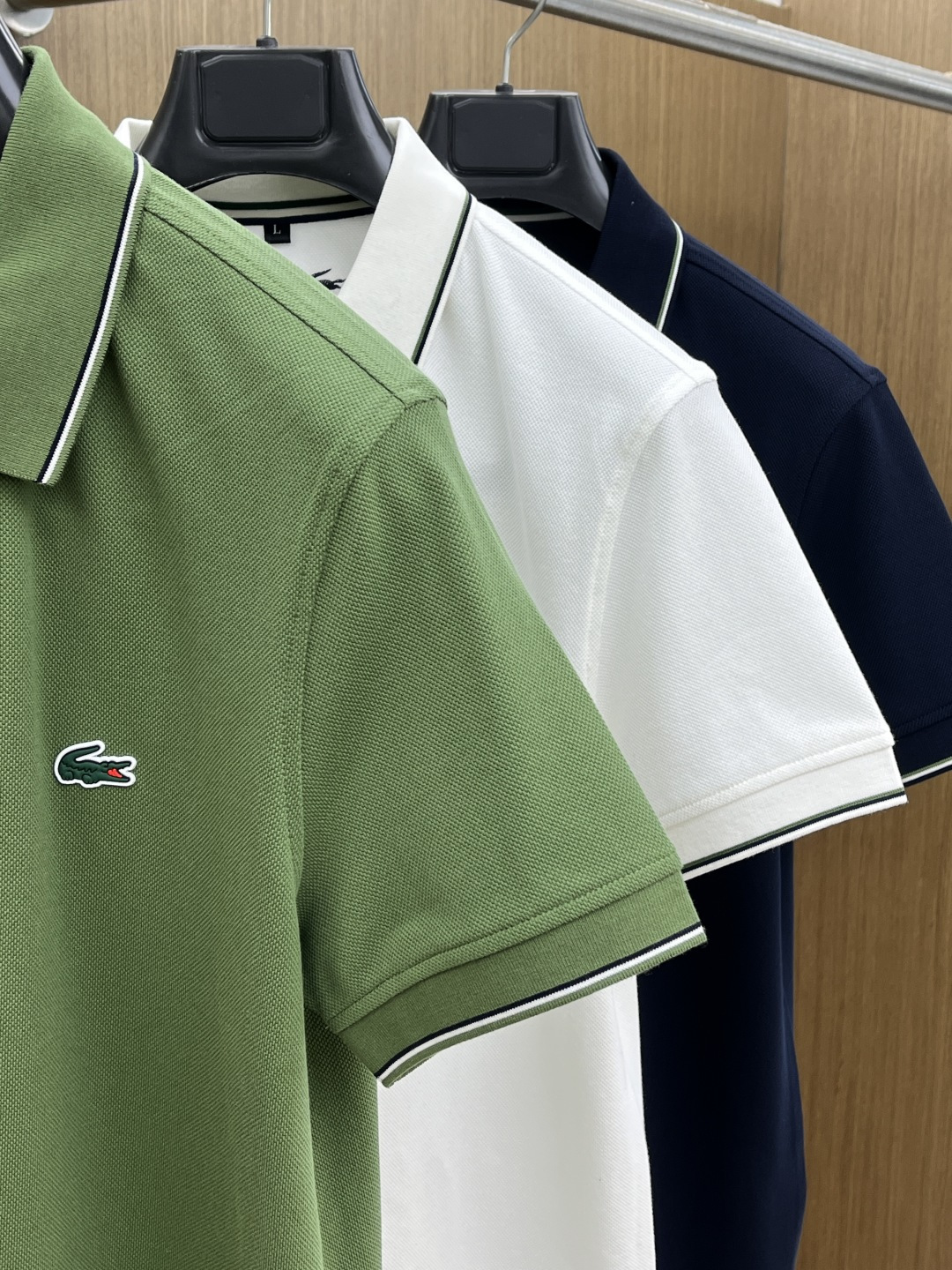 早春 LACO 🔥🔥早春新款男士标识短袖Polo衫，延续经典商务休闲翻领POLO恤.该款Polo衫采用丝