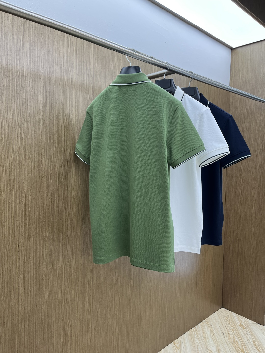 早春 LACO 🔥🔥早春新款男士标识短袖Polo衫，延续经典商务休闲翻领POLO恤.该款Polo衫采用丝