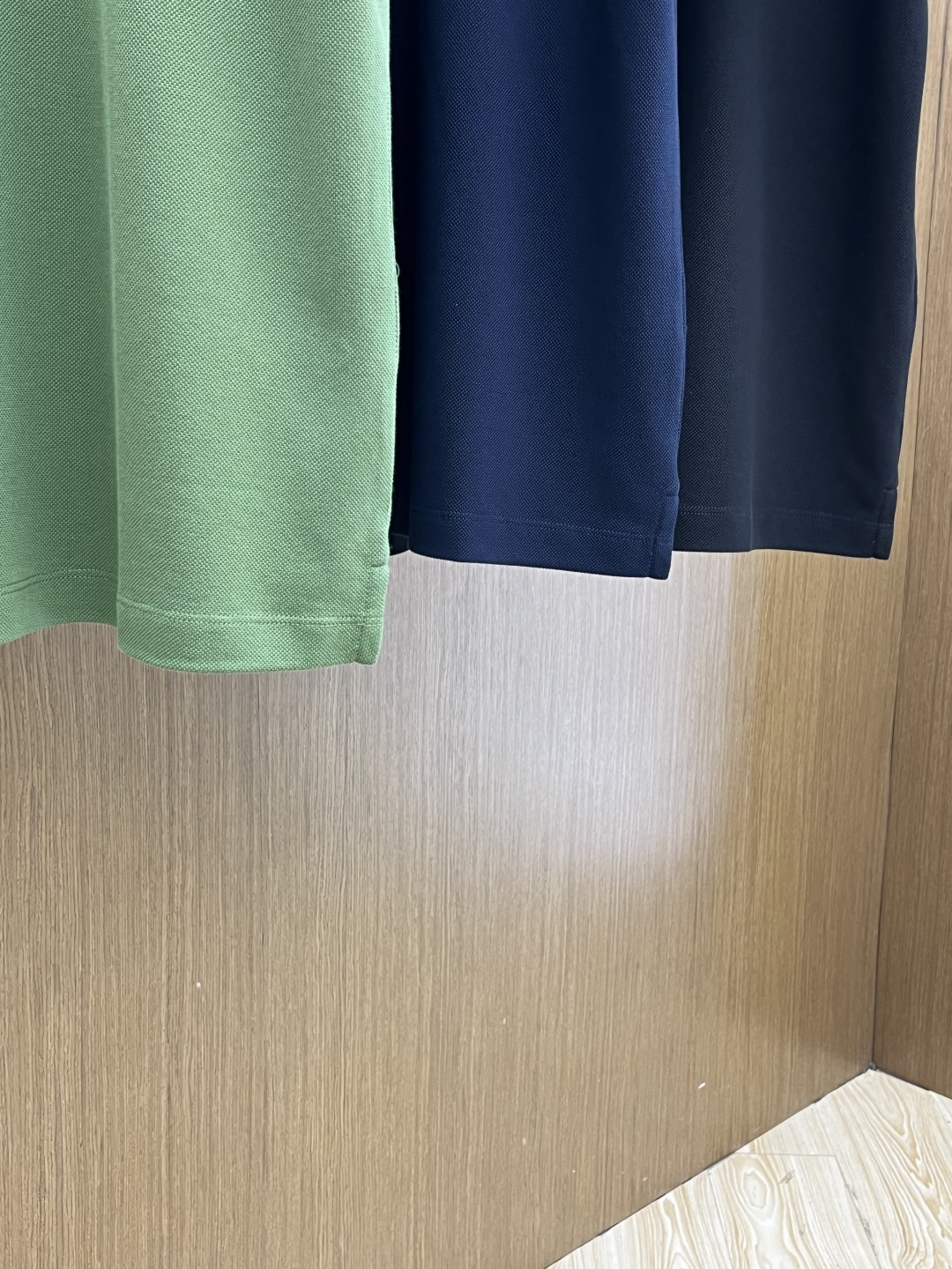 早春 BBR 🔥🔥早春新款男士标识短袖Polo衫，延续经典商务休闲翻领POLO恤.该款Polo衫采用丝光