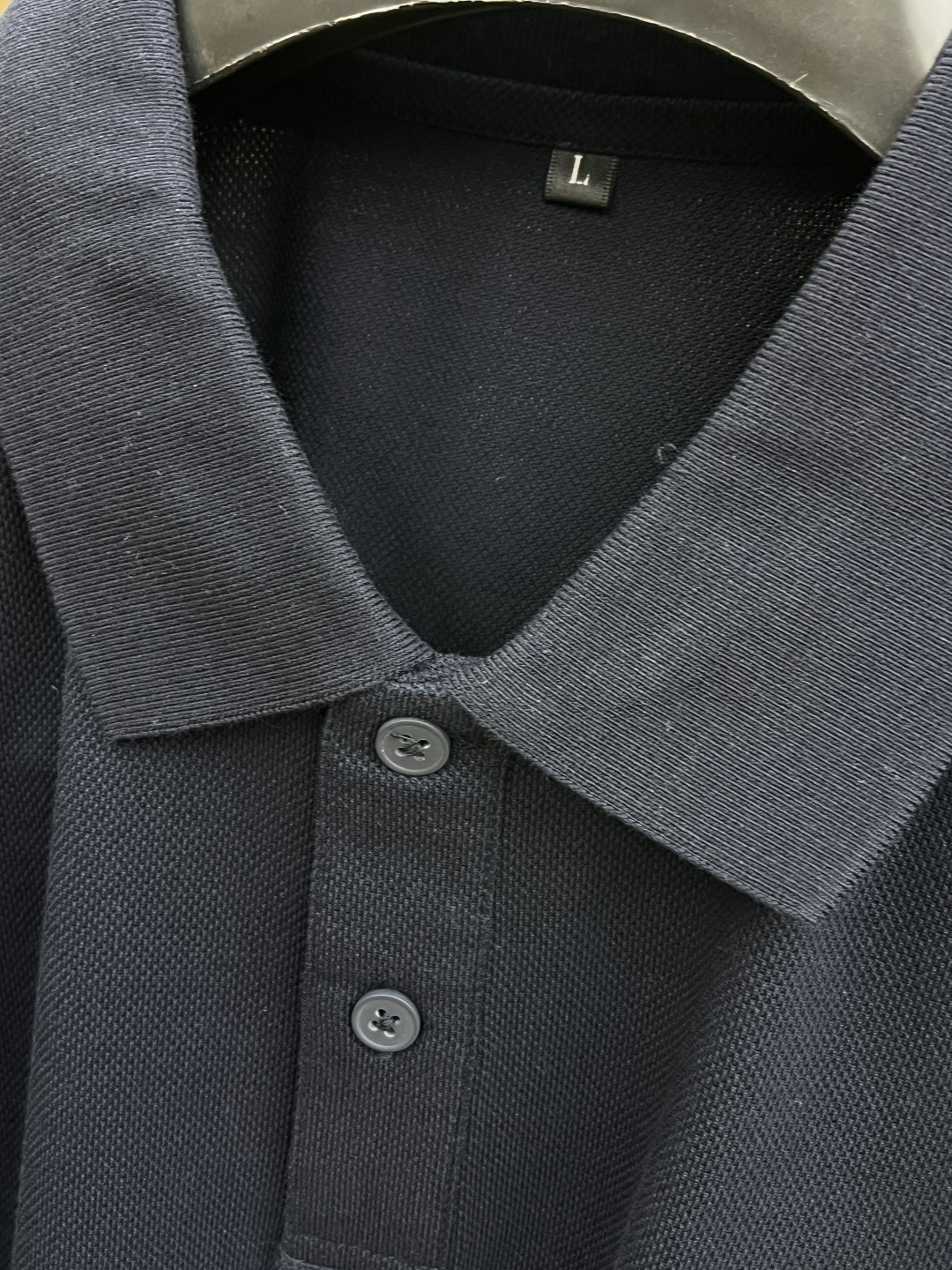 早春 BBR 🔥🔥早春新款男士标识短袖Polo衫，延续经典商务休闲翻领POLO恤.该款Polo衫采用丝光