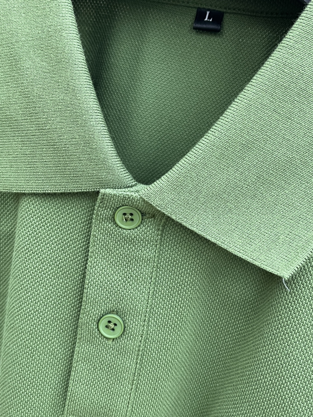 早春 BBR 🔥🔥早春新款男士标识短袖Polo衫，延续经典商务休闲翻领POLO恤.该款Polo衫采用丝光