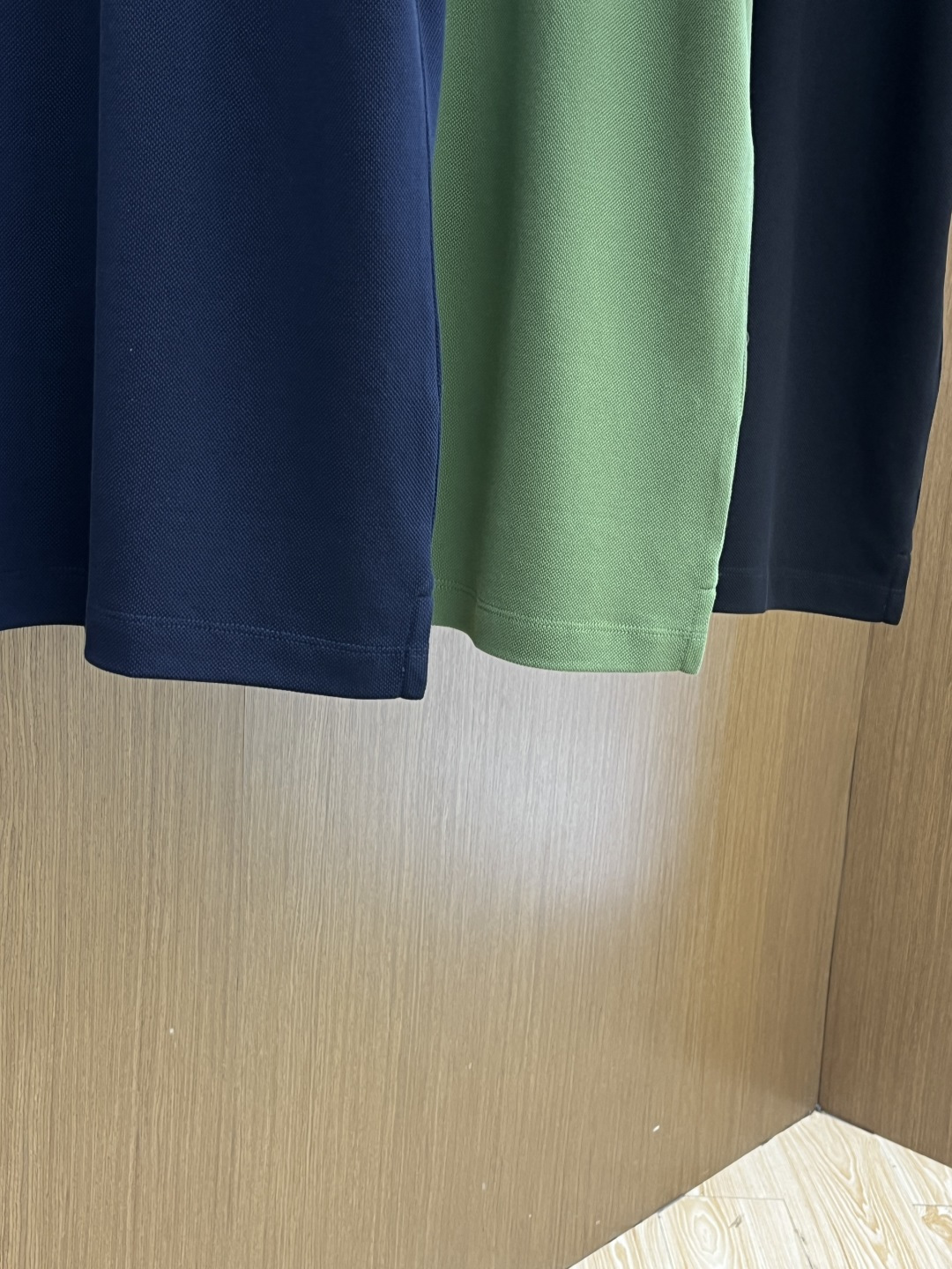 早春 BBR 🔥🔥早春新款男士标识短袖Polo衫，延续经典商务休闲翻领POLO恤.该款Polo衫采用丝光