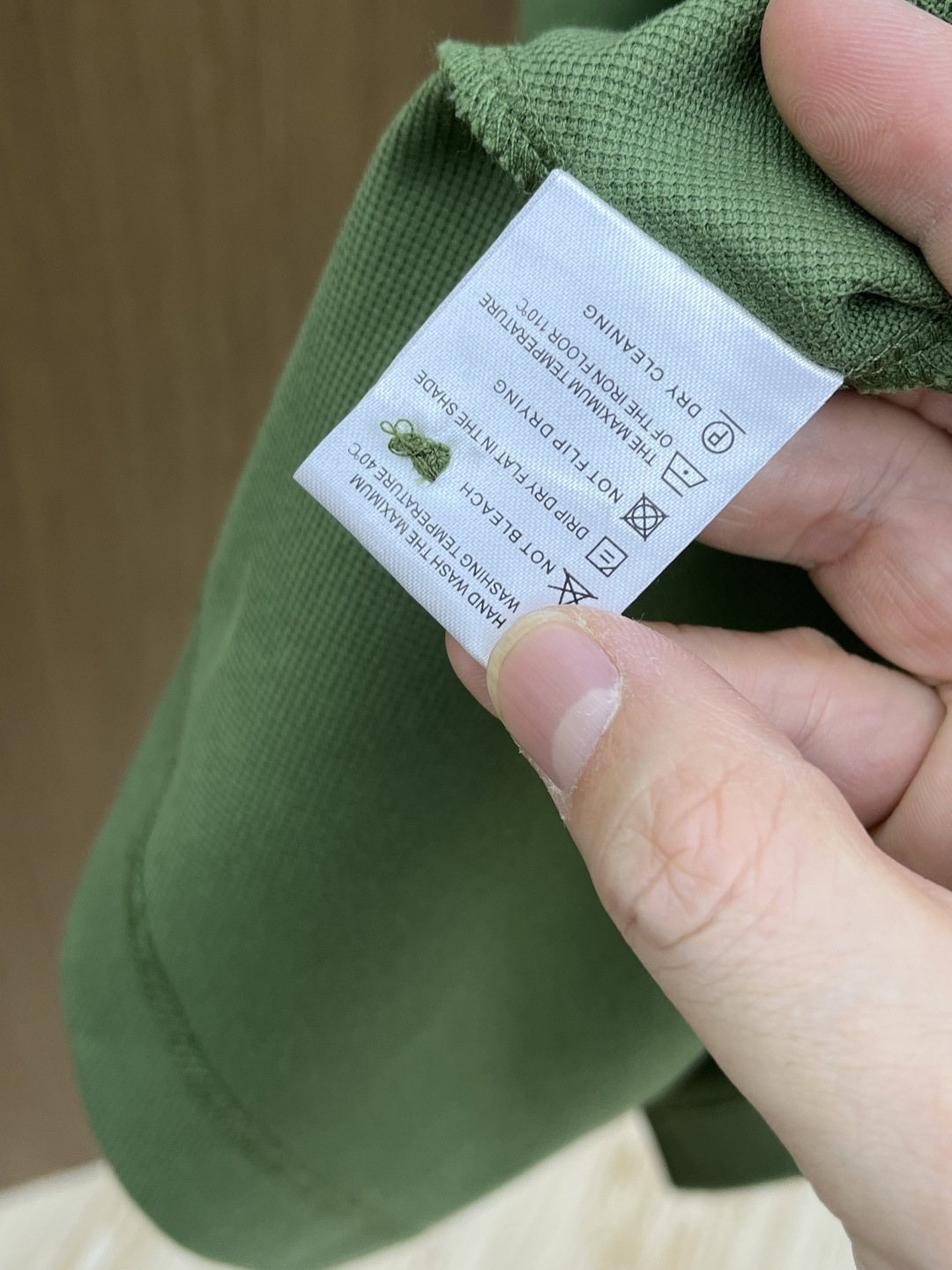 早春 BBR 🔥🔥早春新款男士标识短袖Polo衫，延续经典商务休闲翻领POLO恤.该款Polo衫采用丝光