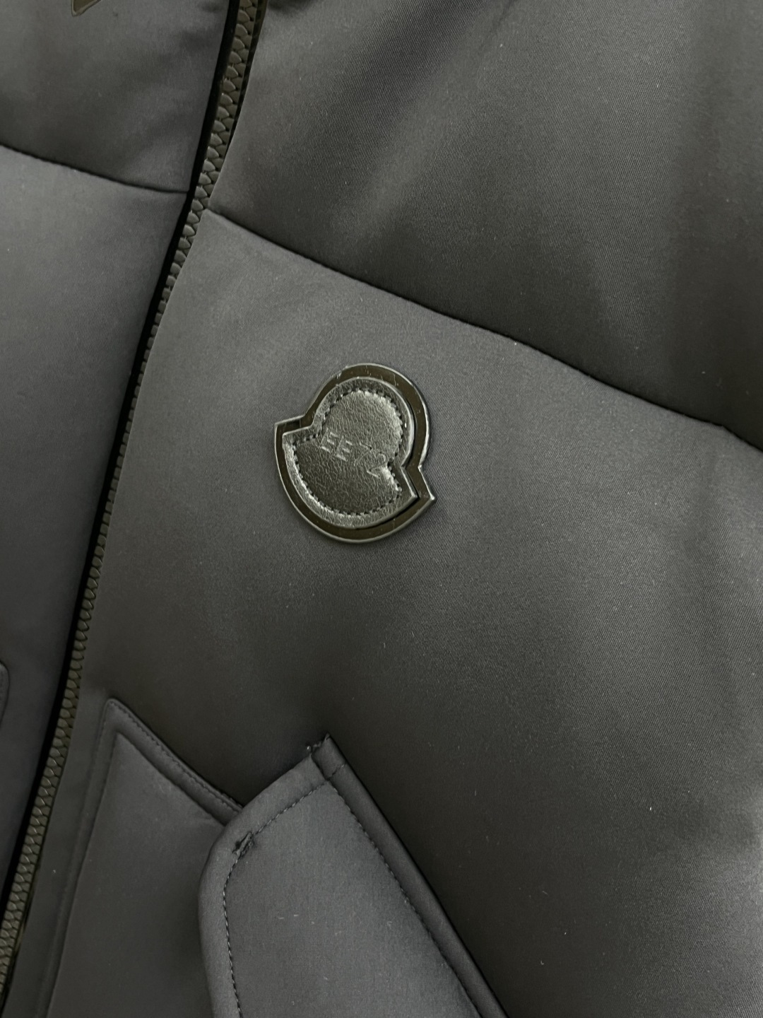 秋冬羽绒 🆕蒙口 Moncler x EE72 by Edward Enninful Otis羽绒背心马