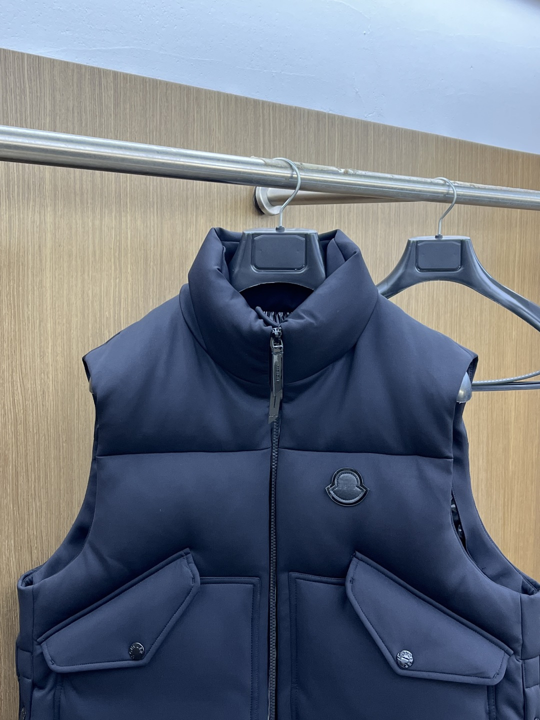 秋冬羽绒 🆕蒙口 Moncler x EE72 by Edward Enninful Otis羽绒背心马