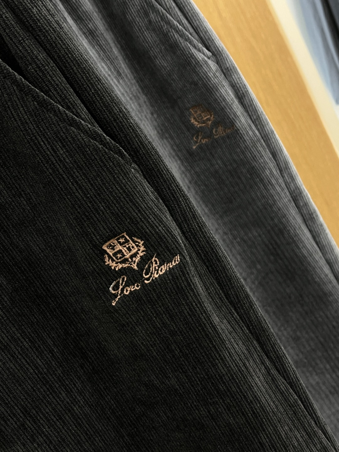 秋冬 lP🆕 🔥🔥秋冬超火休闲裤，选用欧洲进口面料，柔软舒适有质感，原版五金配件，非常炫酷，细节处理精致